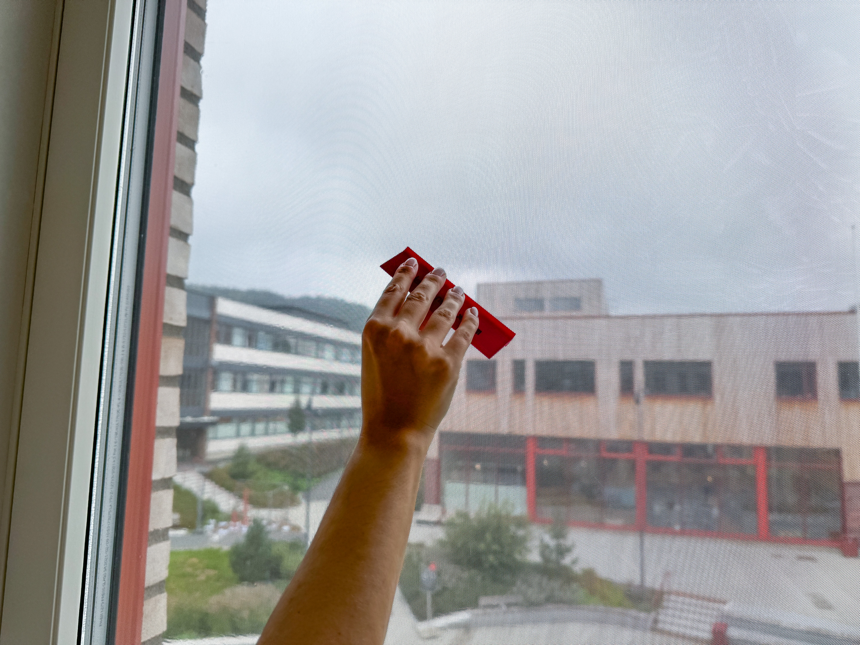 sletter for å få bort luftbobler.