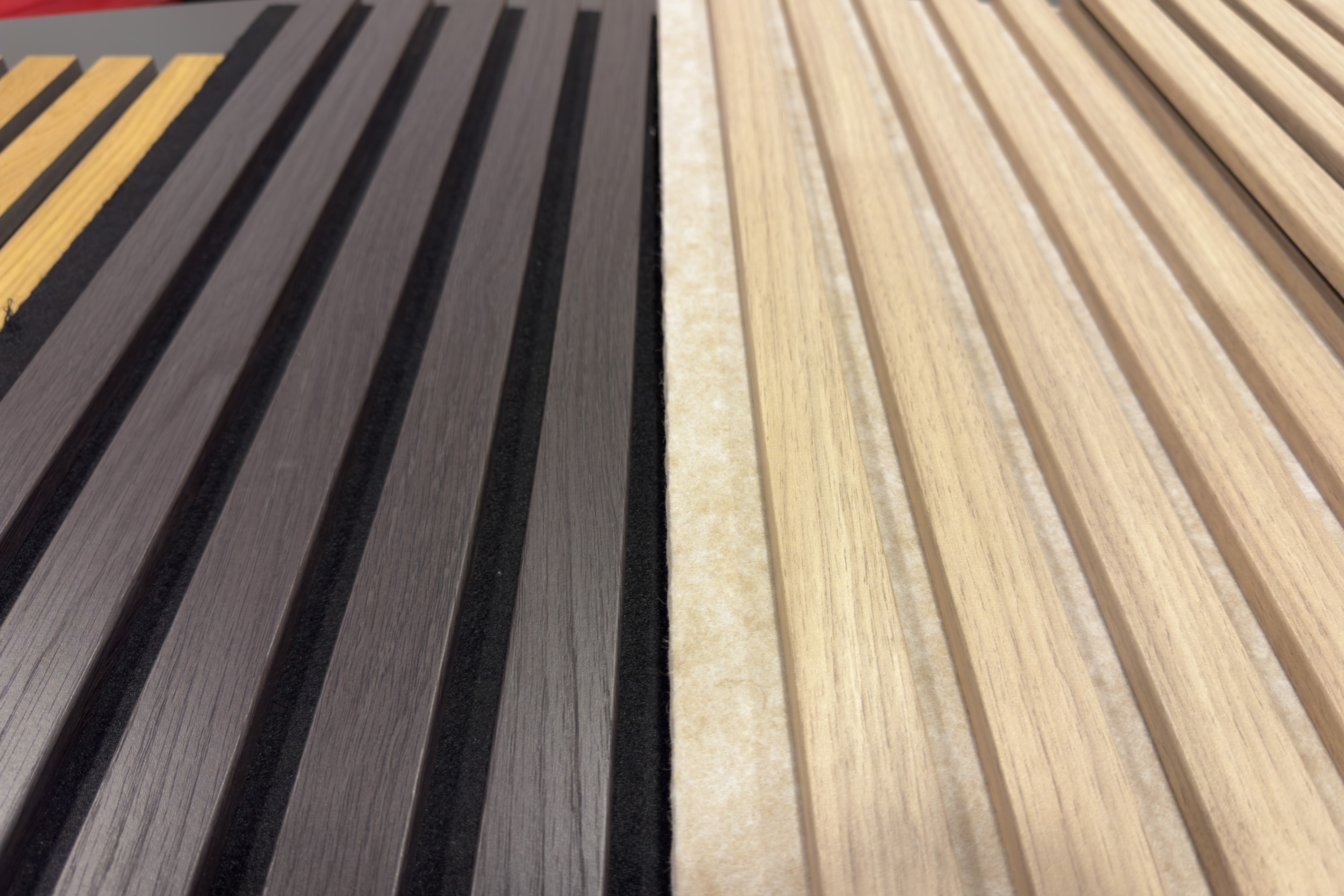 lys bakgrunn på spilepanel