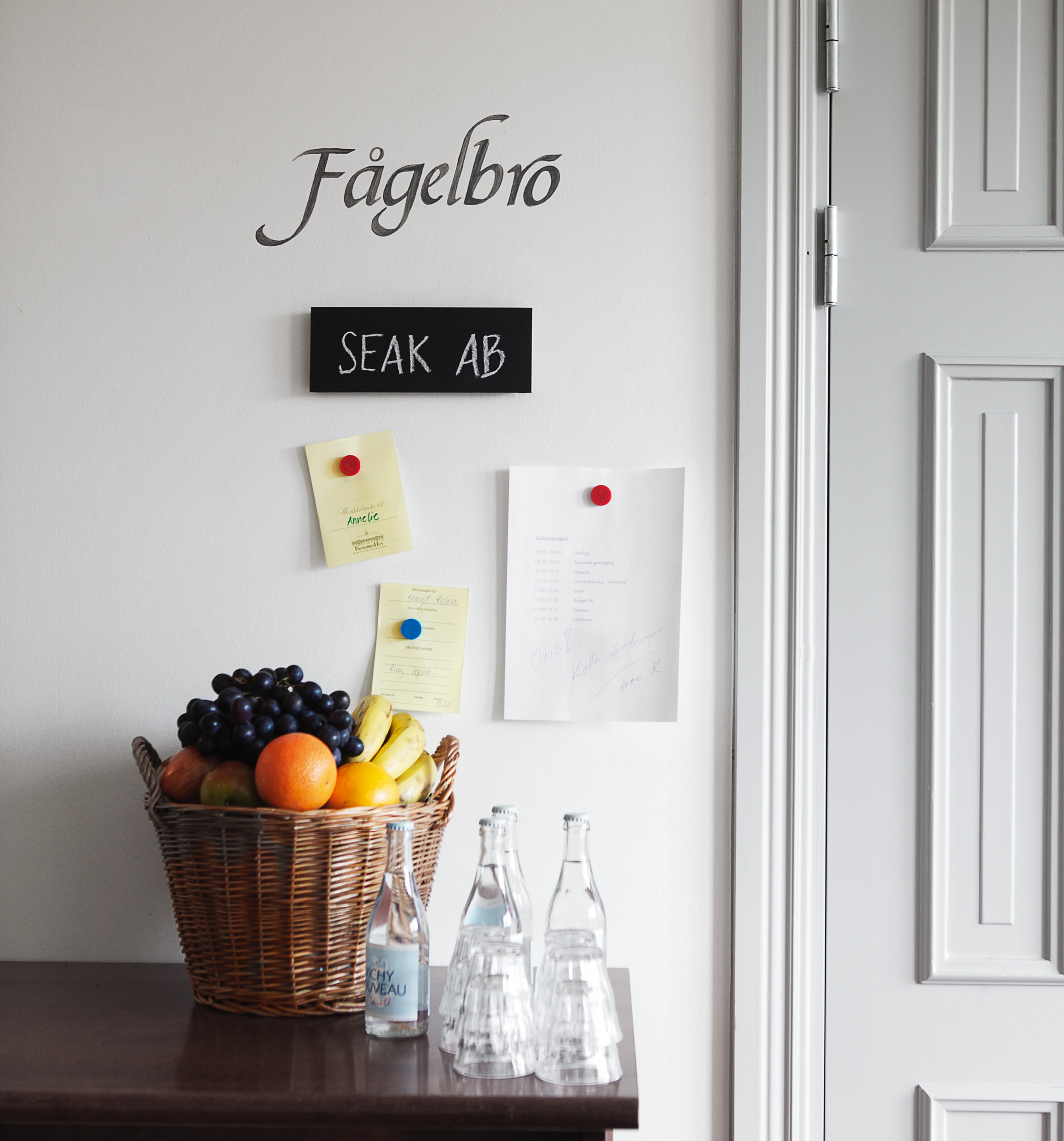 Malingen kan brukes på et avgrenset område eller på en hel vegg.