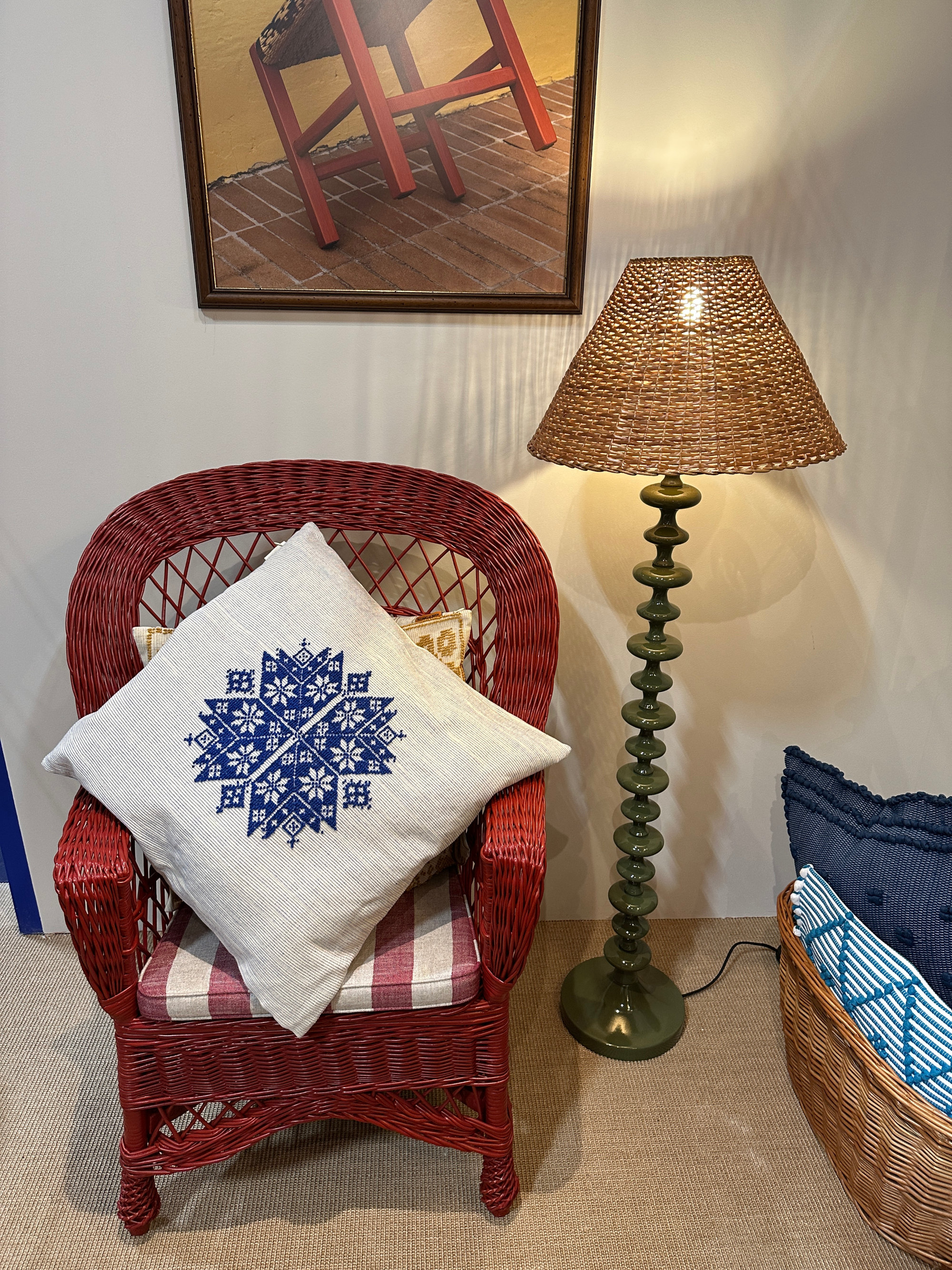 kurvstol håndarbeid lampe