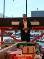 HØYE MÅL: Mal Proff-direktør Terje Langmoe åpner ny butikk i Fredrikstad. Han mener det er nødvendig å vokse for å overleve. I nabolokalene har også forbrukerkjeden Fargerike åpnet sin nye «storstue». 