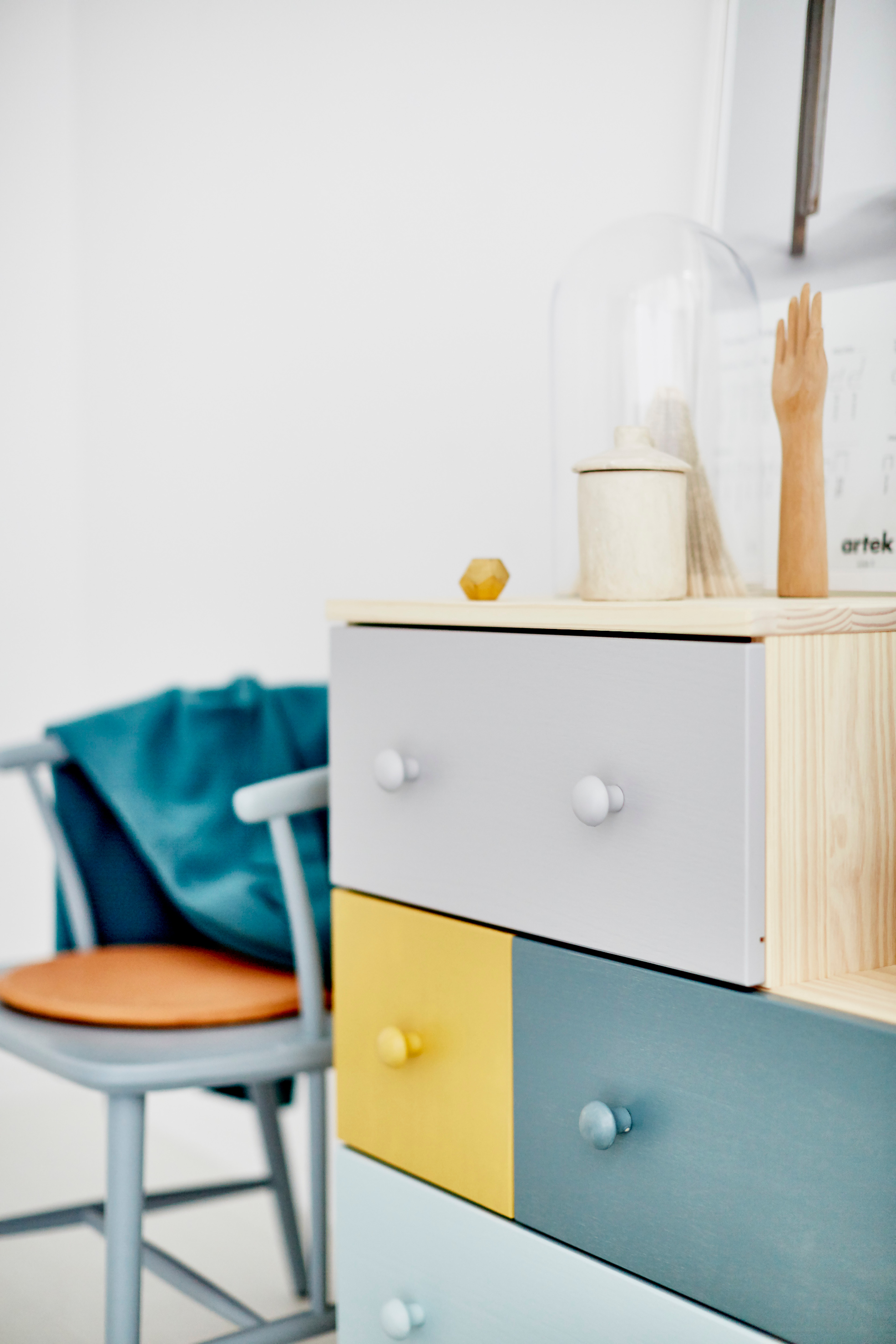 En av de sterkeste fargetrendene er mettede pasteller som passer spesielt bra til naturlige materialer og treverk.