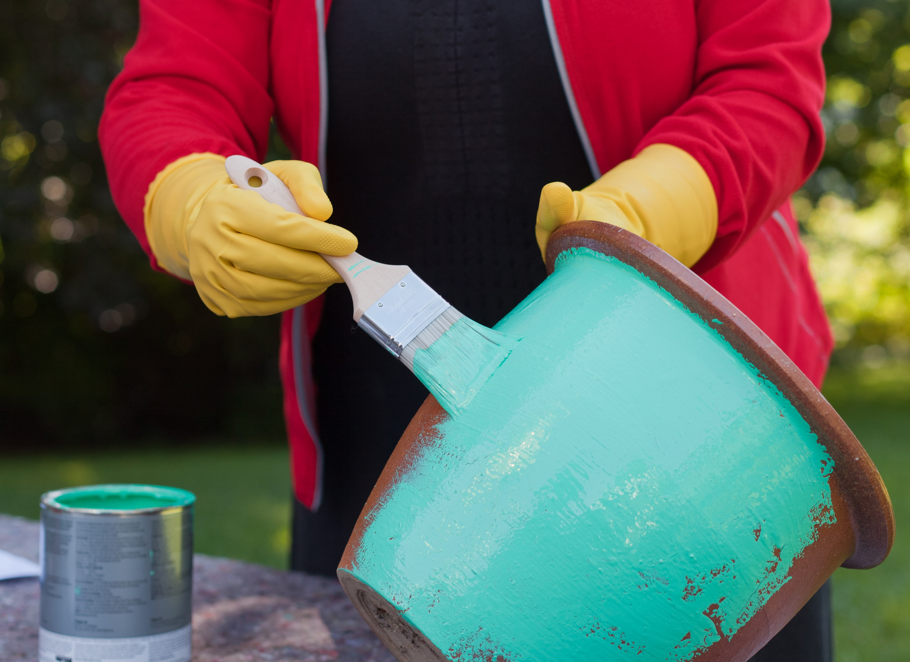 Slik maler du blomsterkrukkene