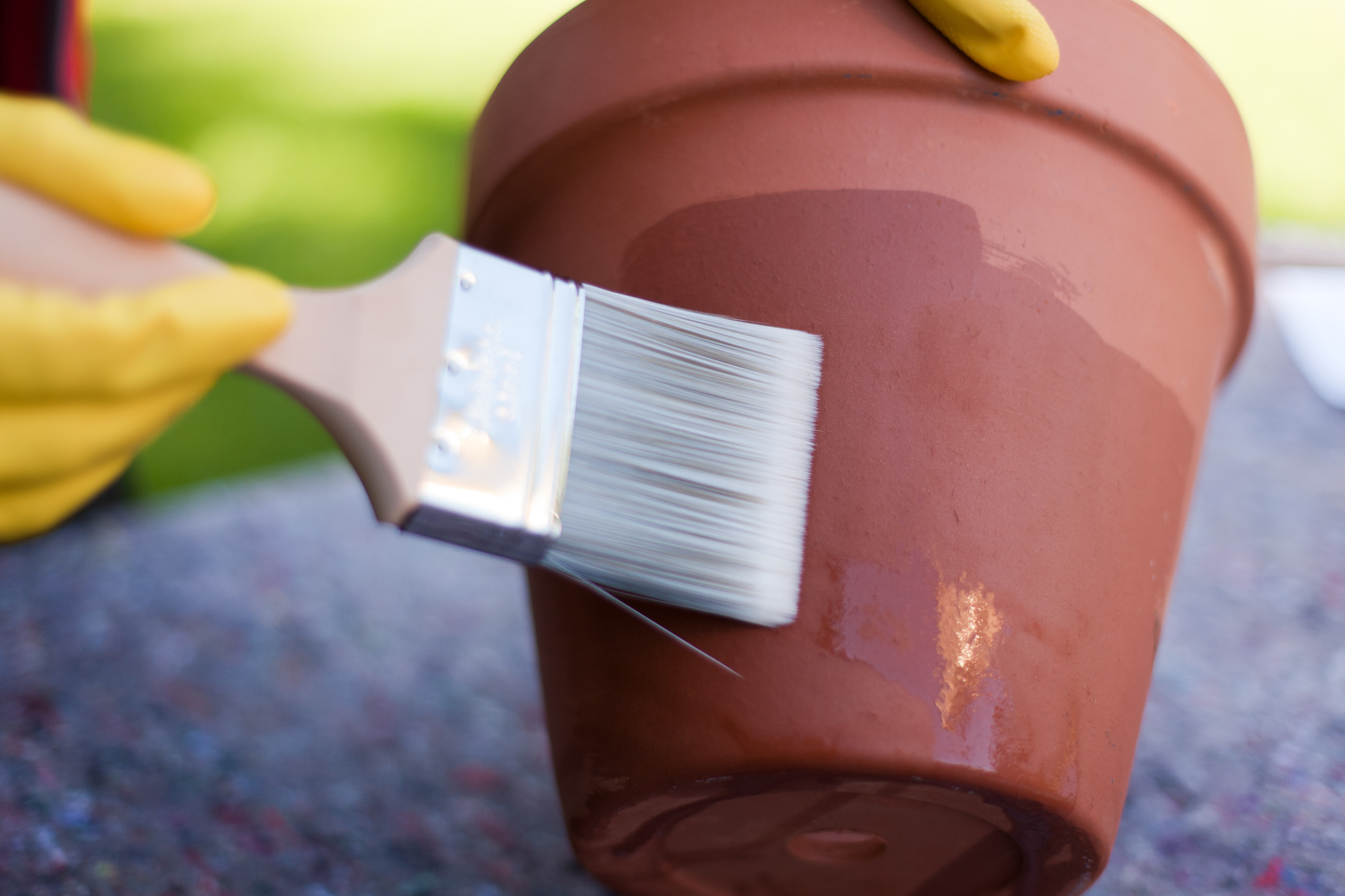  Når krukken er tørr påføres den en grunning/primer. 