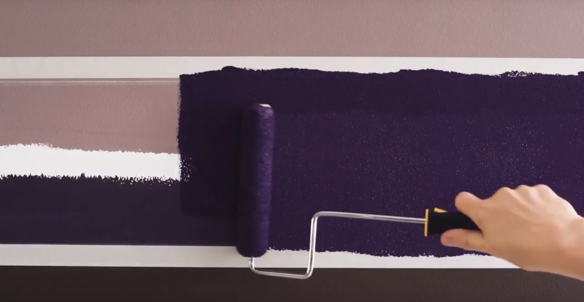 Tofarget vegg med utvisket skille