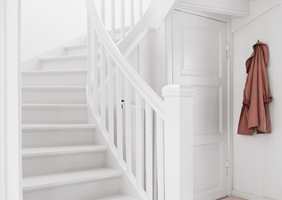 En nymalt trapp kan være en fryd for øyet – og en pryd i hjemmet. Slik maler du den.