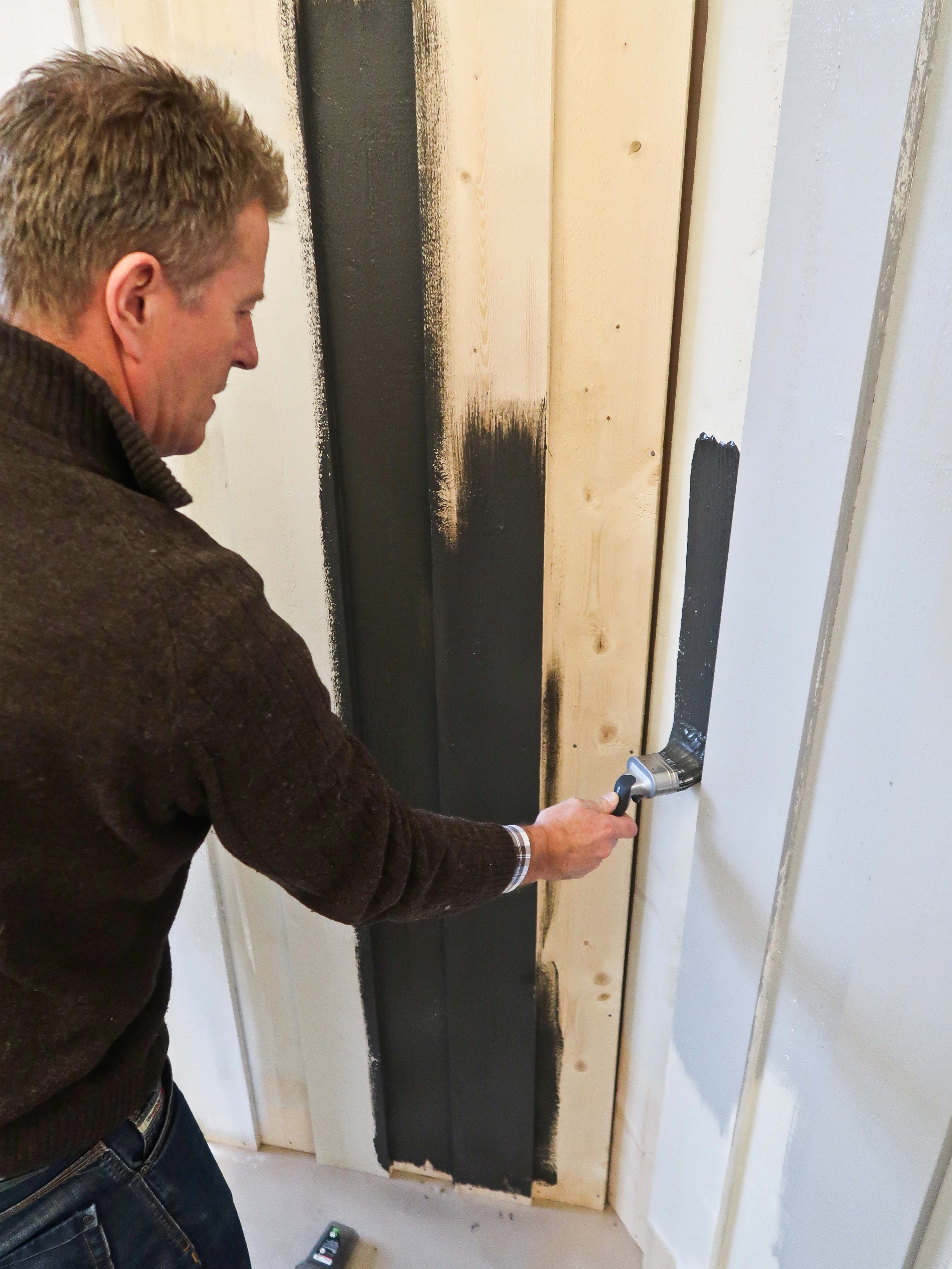 Male med fullhåndspensel