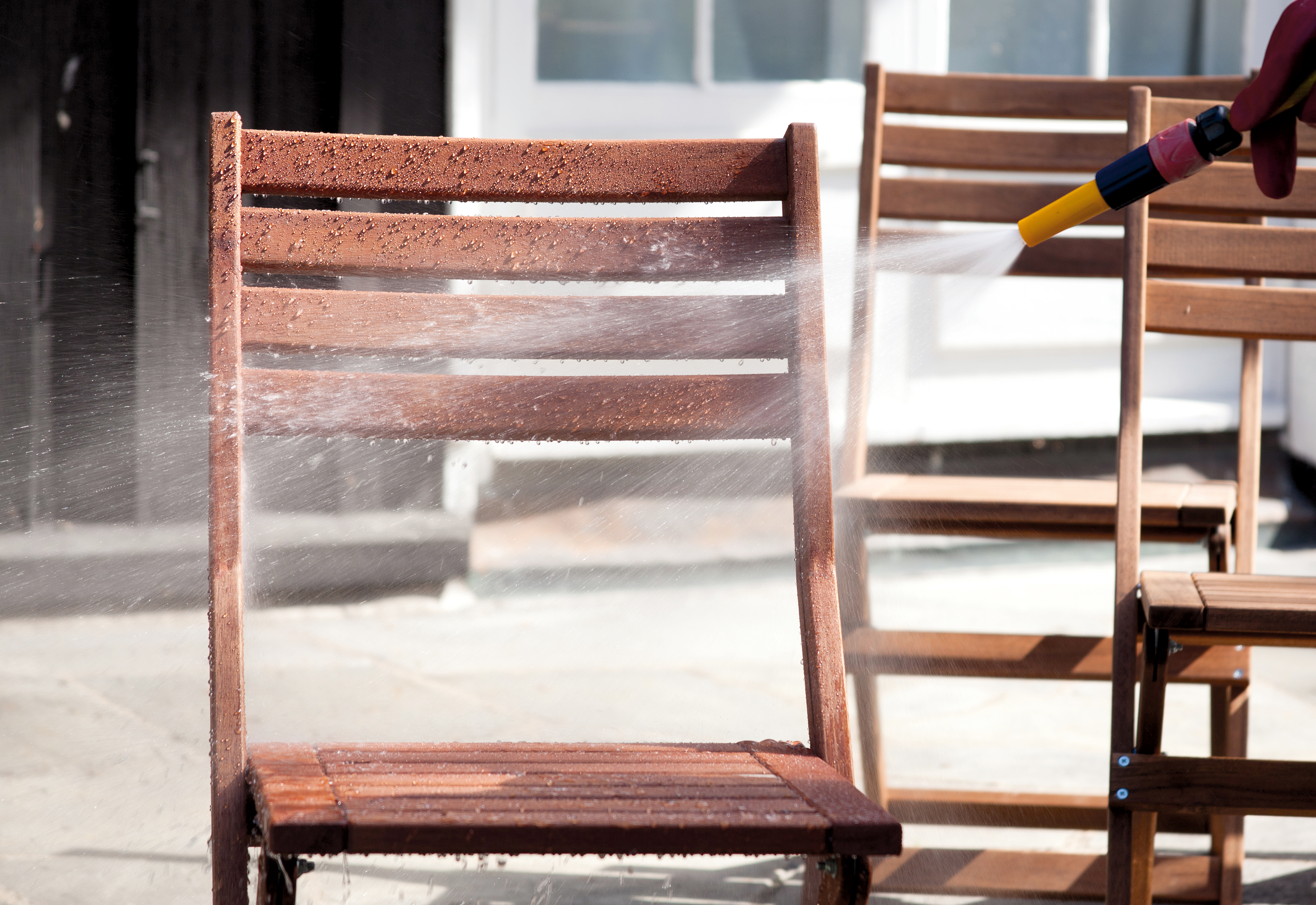 Male hagemøbler - slik gjør du det