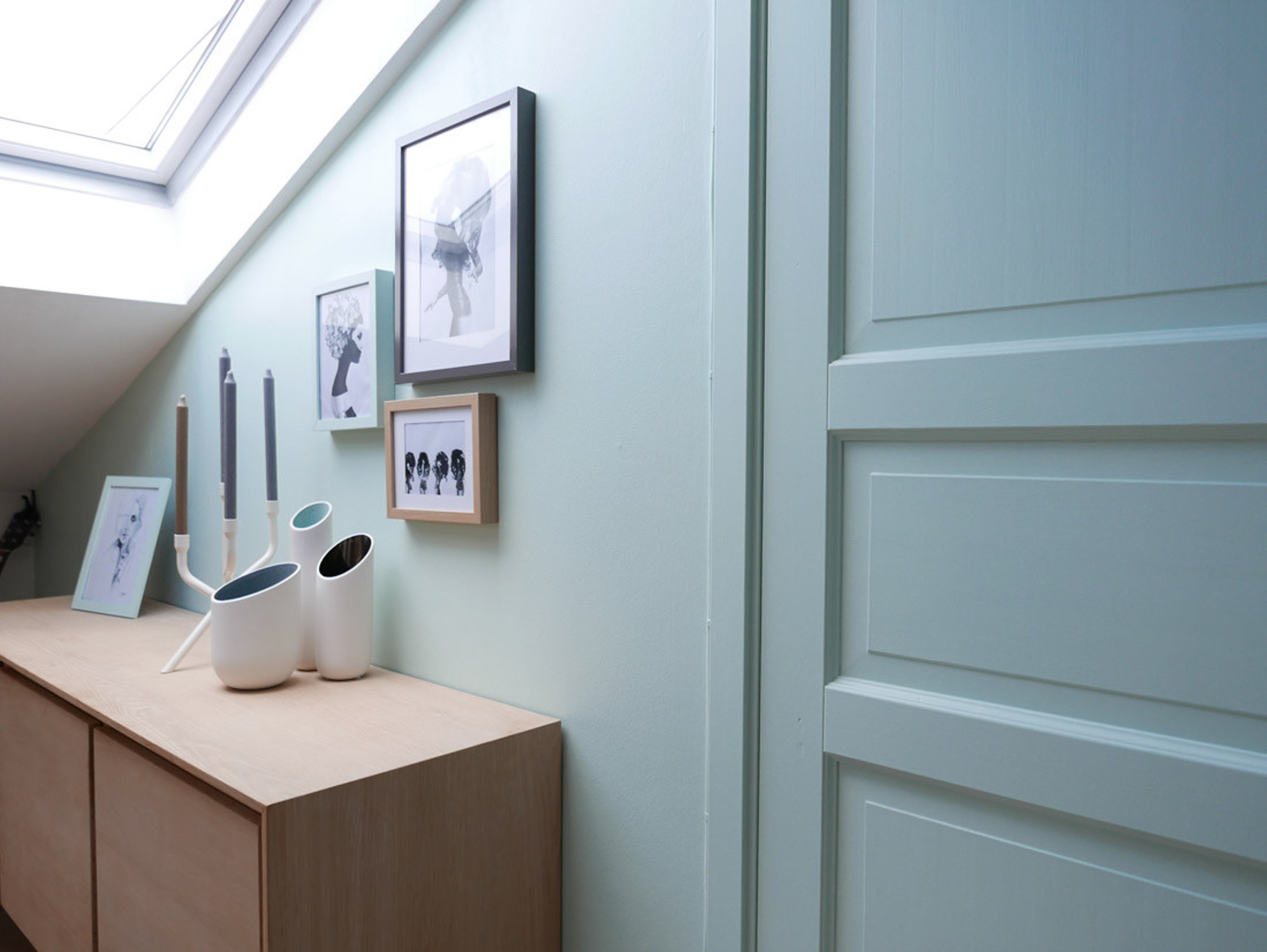 TILSETNINGER:  Additivene styrer blant annet tørkeegenskaper, motstand mot soppangrep, forhindrer skumdannelse og regulerer malingens pH-verdi. (Foto: Scanox/Butinox Interiør)