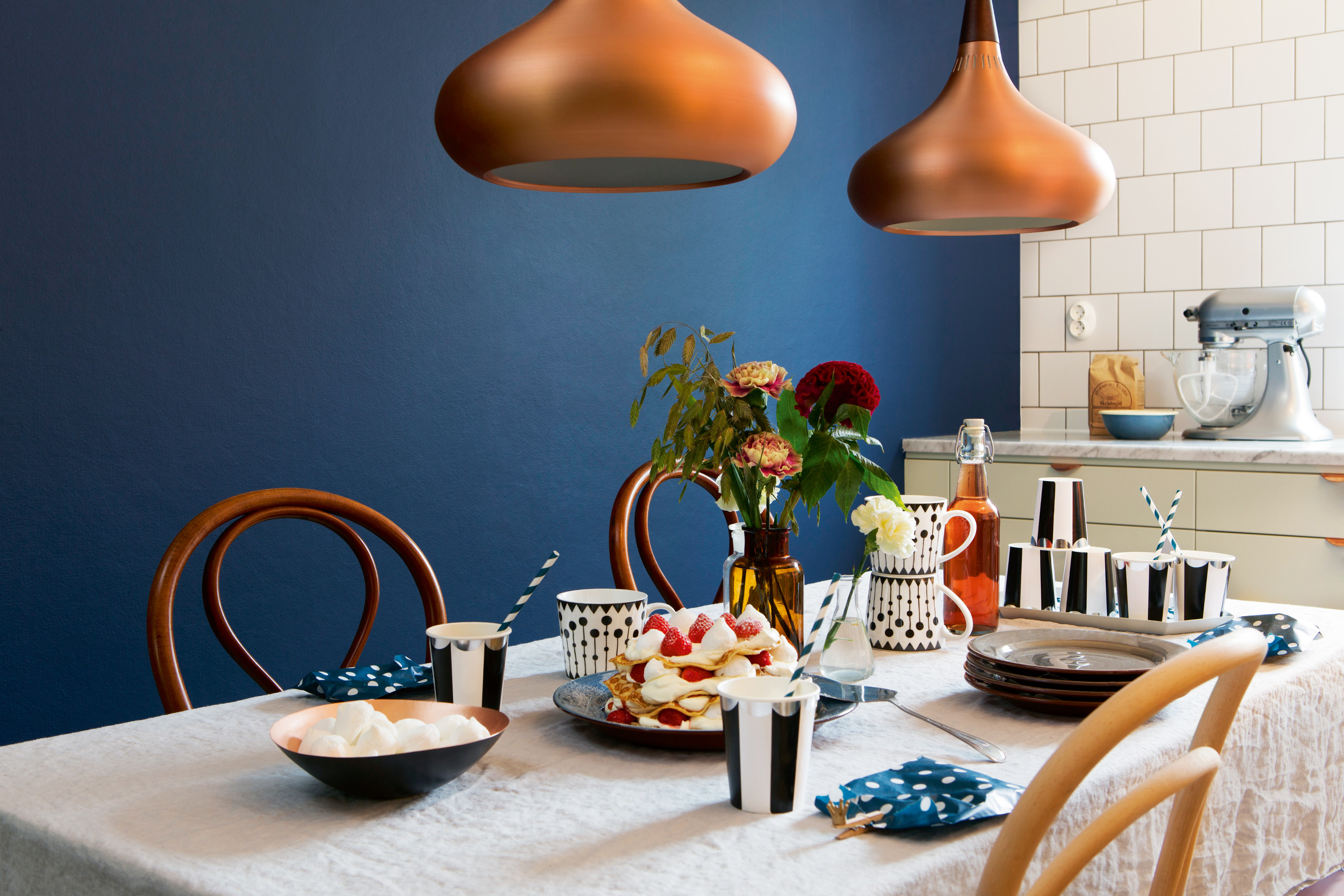  VASKBART:  Velg en blankere maling, maling av ekstra god kvalitet, eller gjerne en maling med vaskbare egenskaper til utsatte vegger. (Foto: Nordsjö)