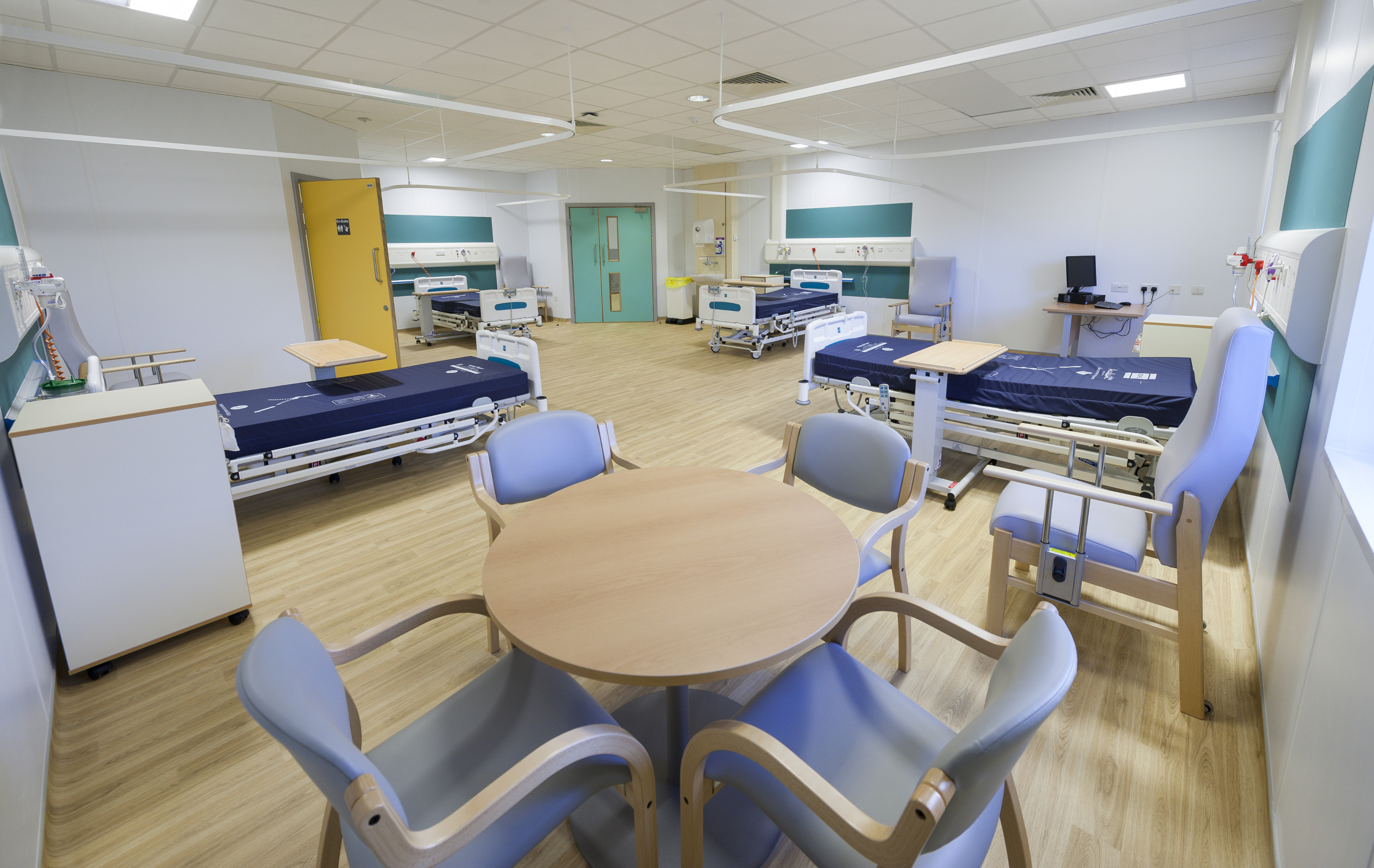 Et godt akustisk miljø for demente er en balansegang mellom støy og lyddemping.