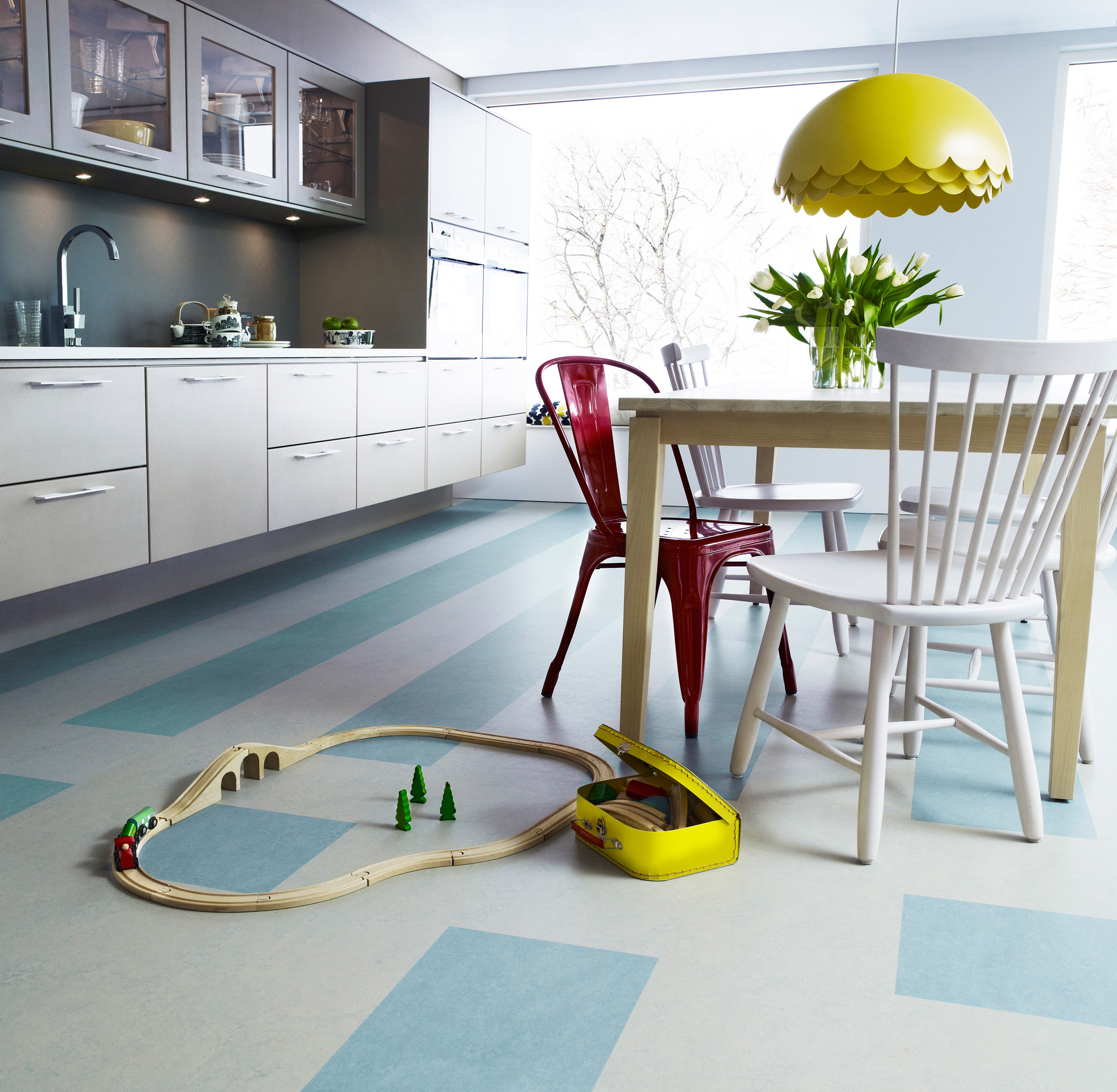 MYKE FOLDER: En gardin i myke, tunge folder luner mer enn en stram og snau gardin. (Foto: INTAG)