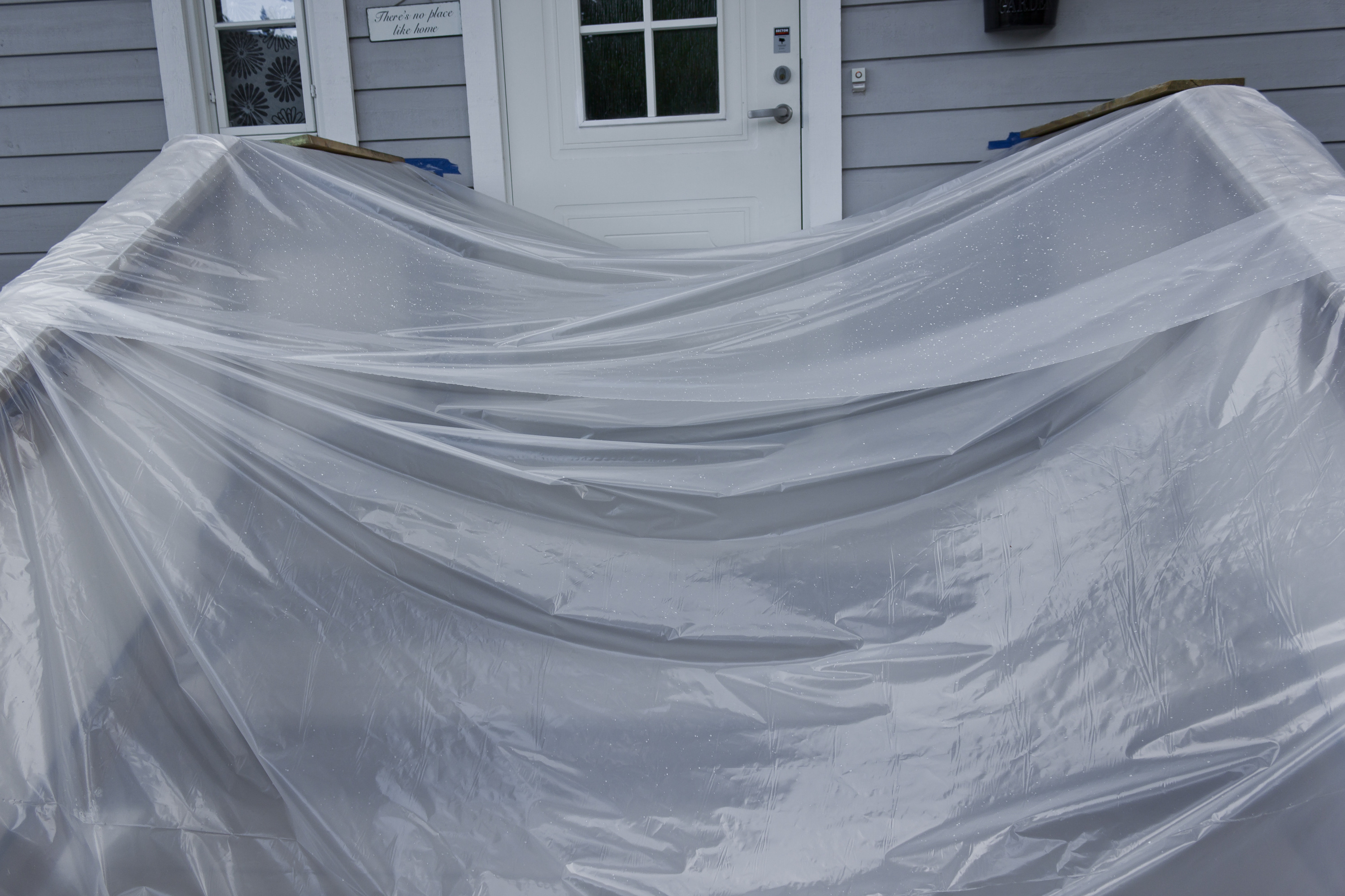 Beskytt nybeiset treverk fra regn