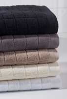 Klassiske farger som alltid er populære og moteriktige. Håndklær fra Turiform.