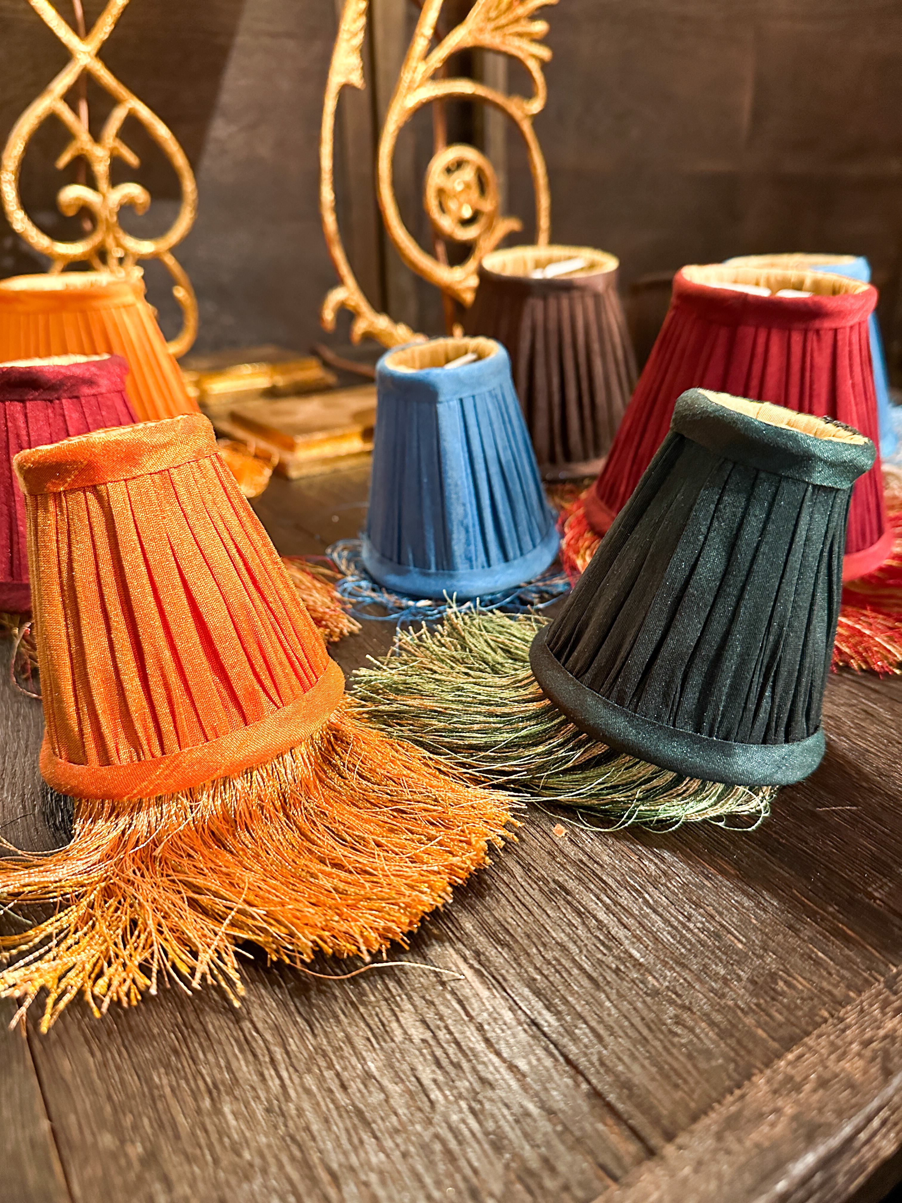 FRYNSER: Retrolampeskjermer er tilbake. Det viktigste: lek og ha det gøy! Og bruk det du synes er fint og som gir deg noe -ikke hva naboen synes er 