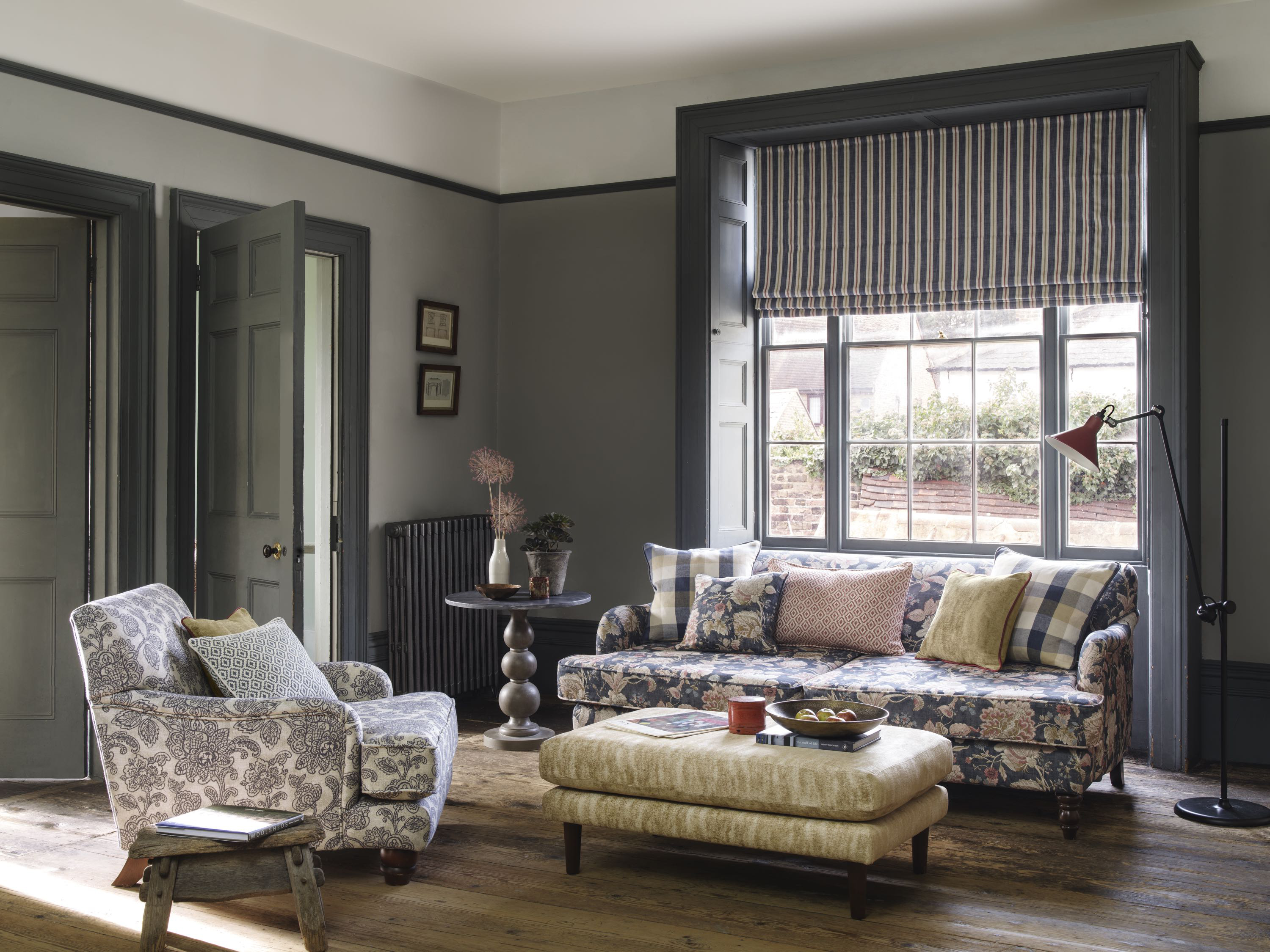 Vegg og vindu ulike nyanser