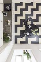 <b>MODERNE:</b> Med Marmoleum Click fra Forbo Flooring er det enkelt å lage moderne tolkninger av klassiske mønstre som fiskebein- og chevronmønster. (Foto: Forbo Flooring)