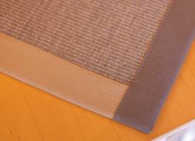 Avpassede tepper er en perfekt løsning for å markere ulike soner i rommet. Teppet kappes i ønsket størrelse og fasong og kantes med tråd eller bånd.