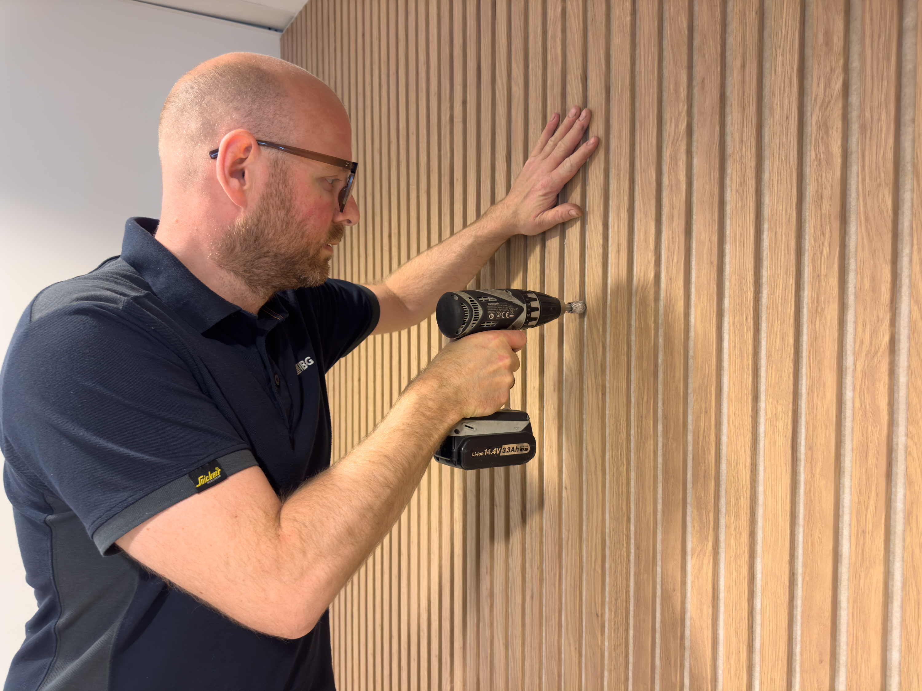 Montere spilepanel på veggen