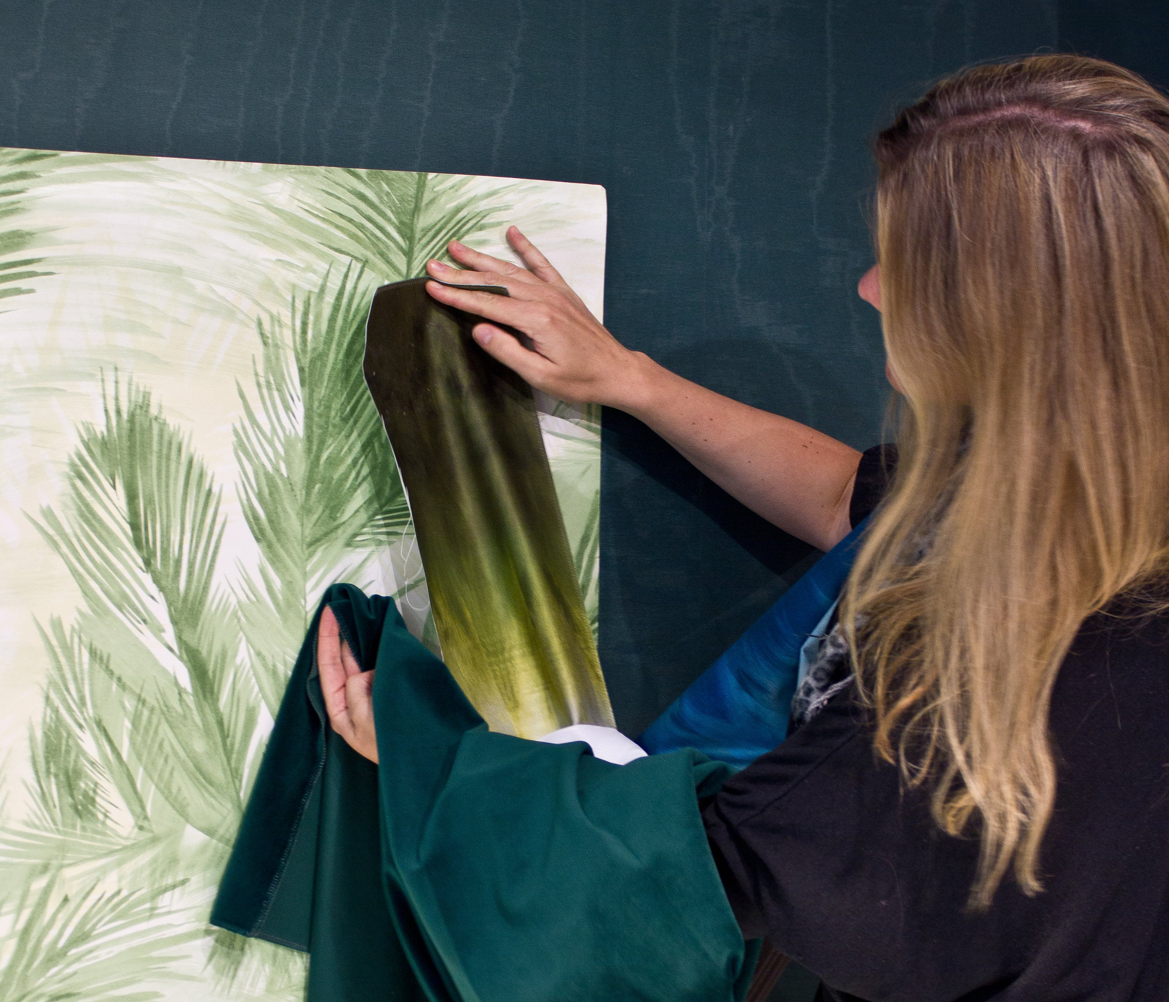 Velur passer til det meste. Her tester Åse Jerrhag hos Green Apple nye kombinasjoner. 