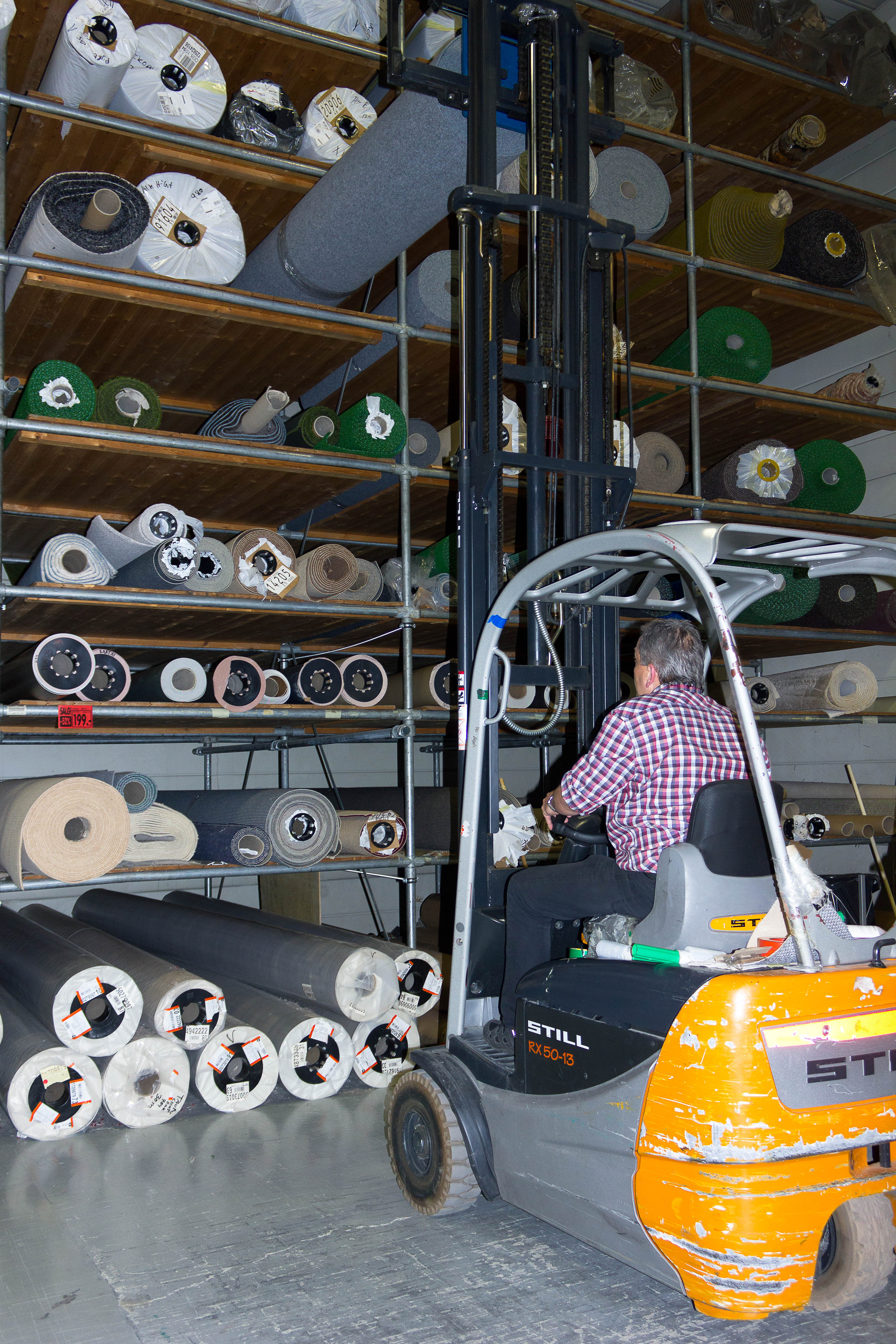 Fra lageret i Trondheim leveres det raskt og effektivt til kunder i nord, s&oslash;r, &oslash;st eller vest.