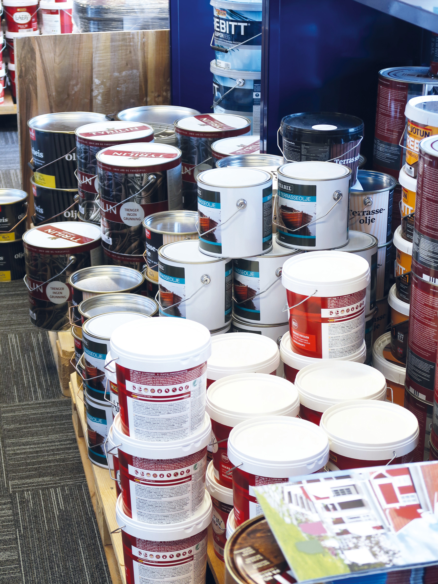 Beis og maling på hytte