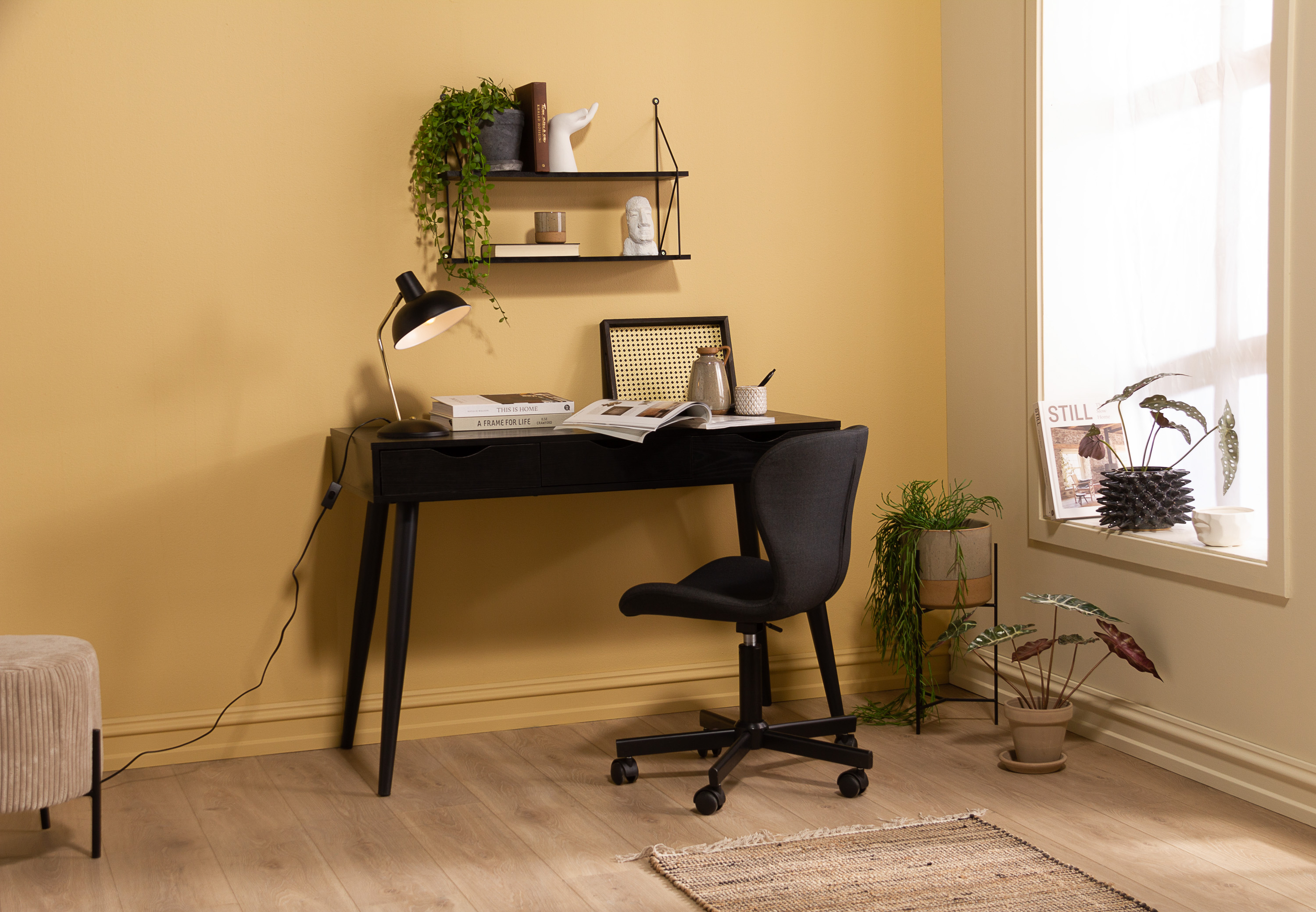 No.37 Tawny Desert 4333 Pale Yellow