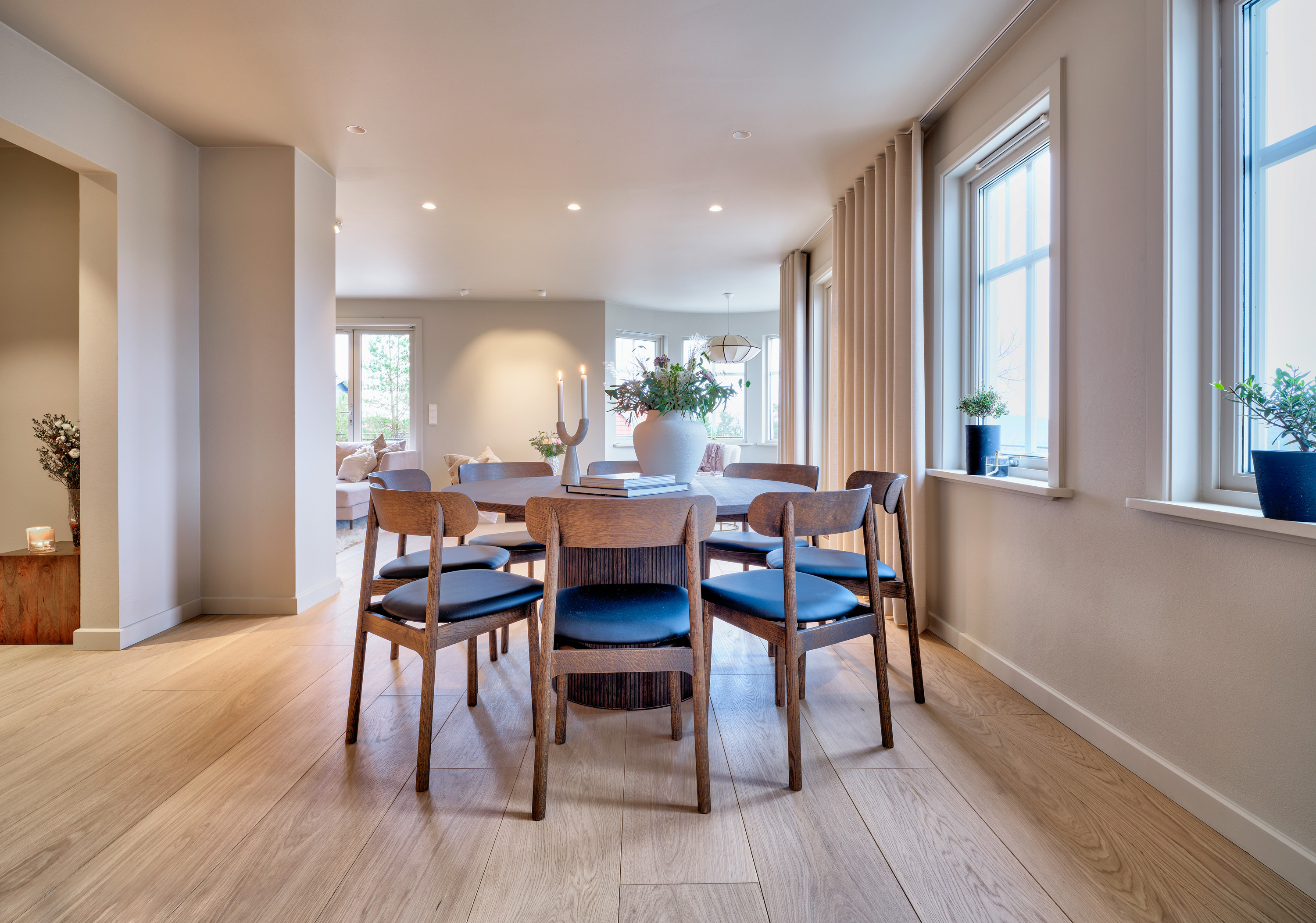 stue bord gulv hvitt