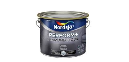 Med sin nye gulvmaling – Perform Diamond Floor – har Nordsjö utviklet en maling med særlig god dekkevne, ekstra høy flekk- og ripemotstand og god utflyt, noe som gir en jevn og pen overflate.