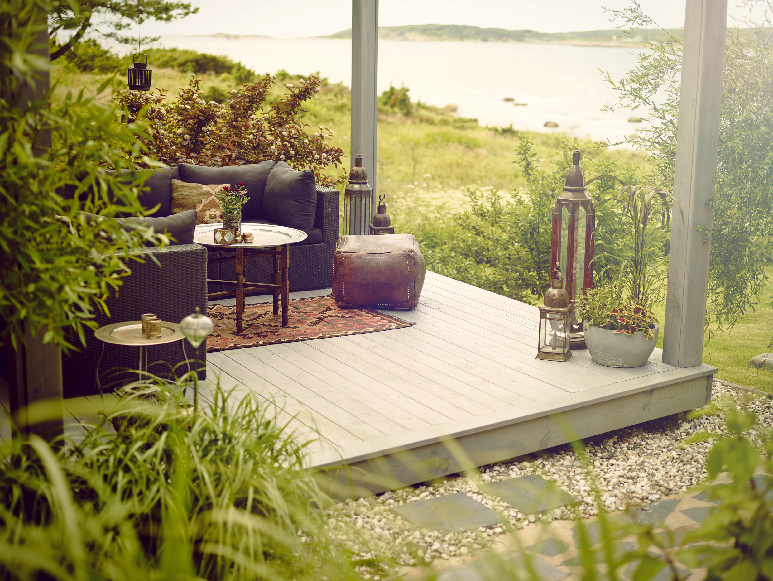 Terrasser bør behandles med produkter beregnet for terrasser - det er terrassebeis- og oljer som gjelder!