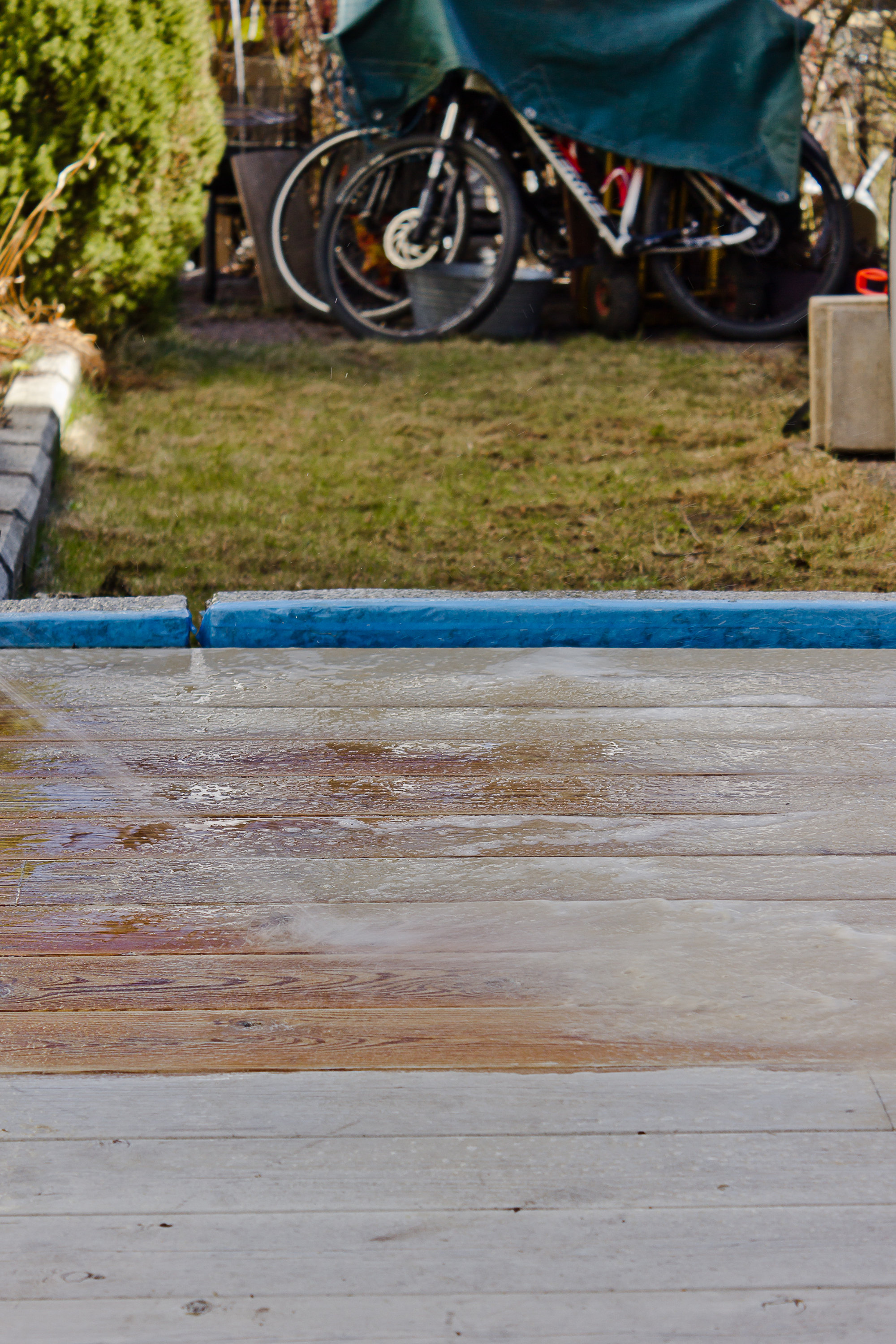 Skyll terrassen etter rens