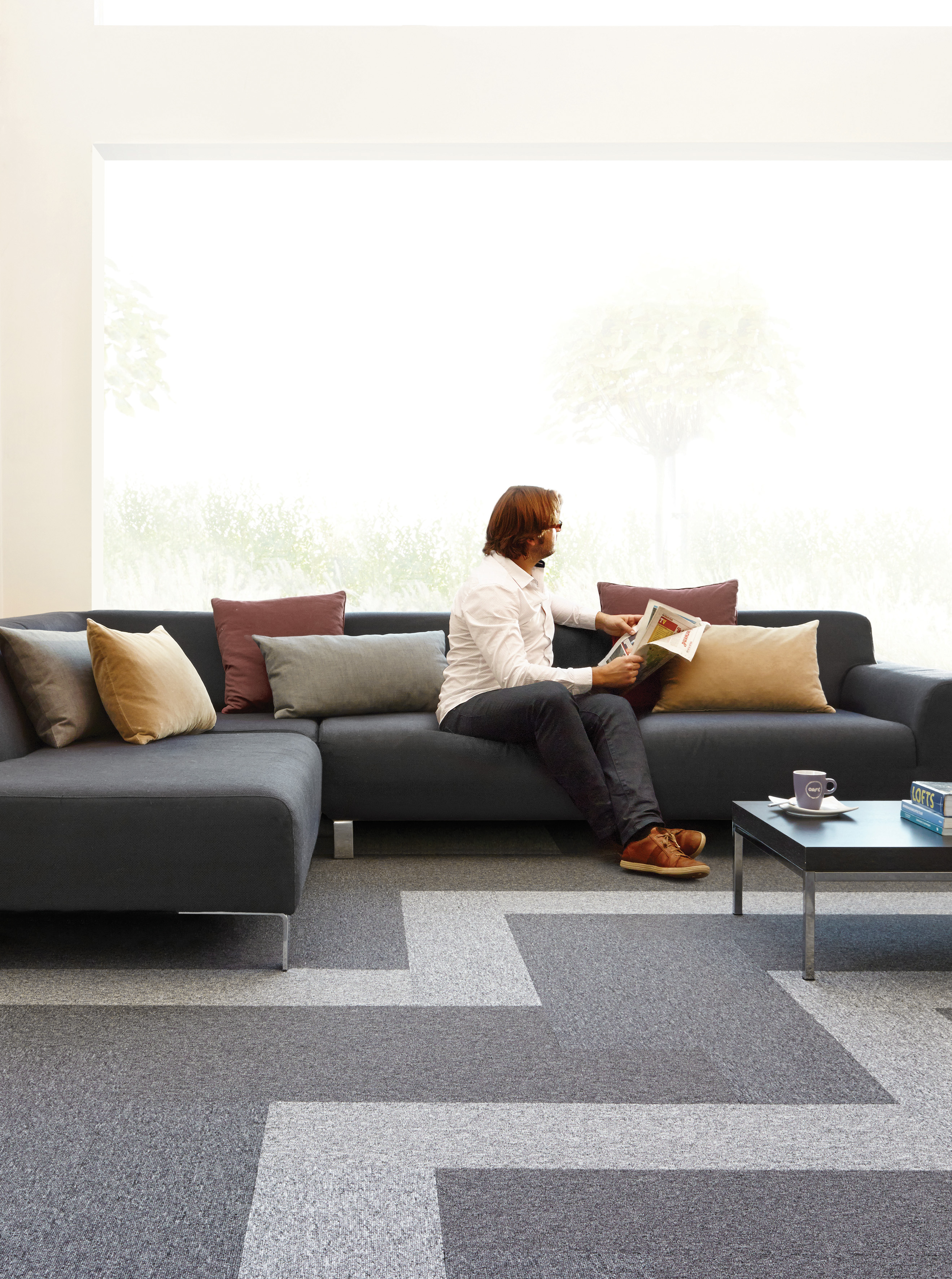 G&aring;r i gr&aring;tt: Teppefliser i st&oslash;rrelse 100 cm x 25 cm gir muligheter for &aring; leke med m&oslash;nstre.