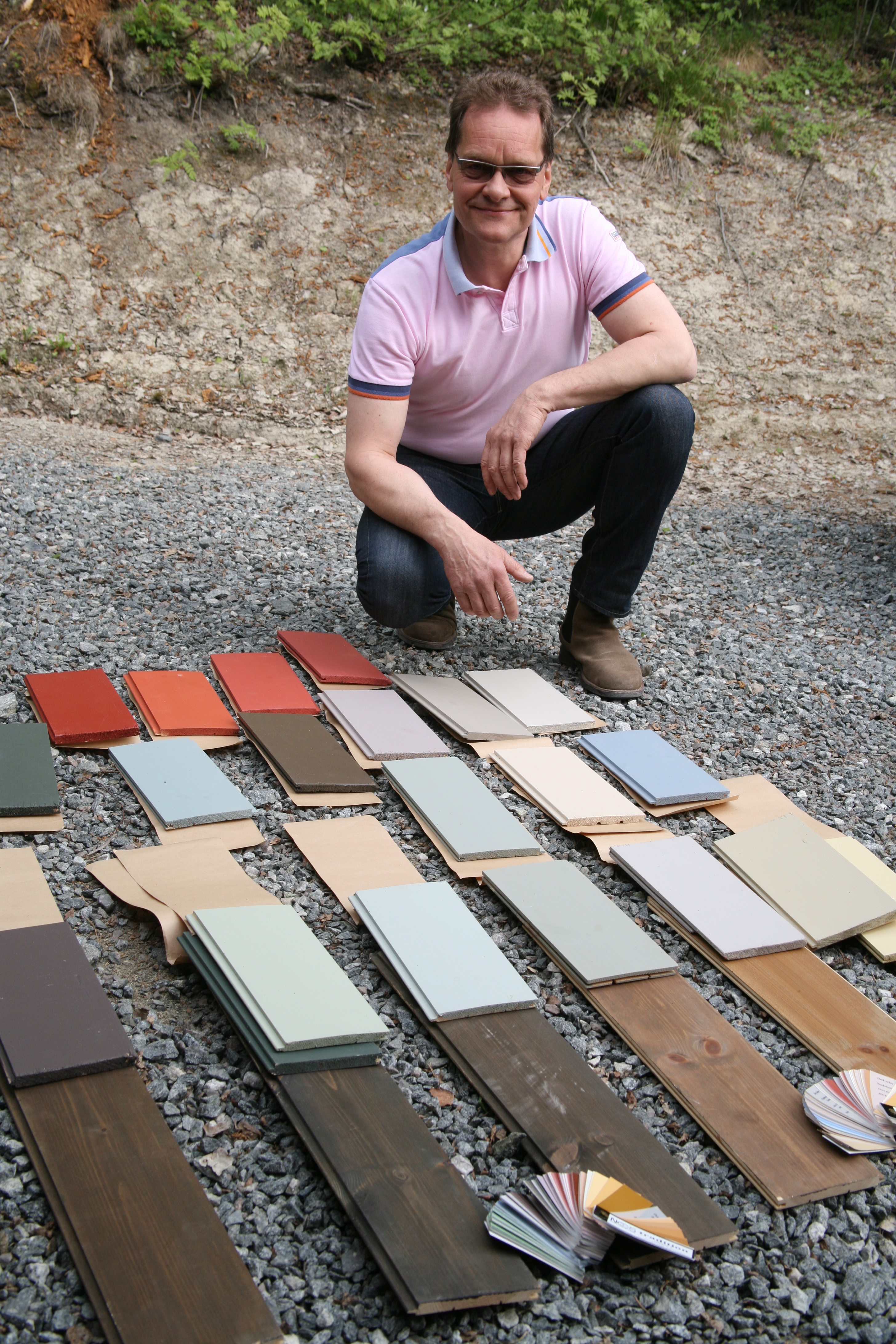 Malermester Ole-Andreas Klaveness er også mester i å definere farge.