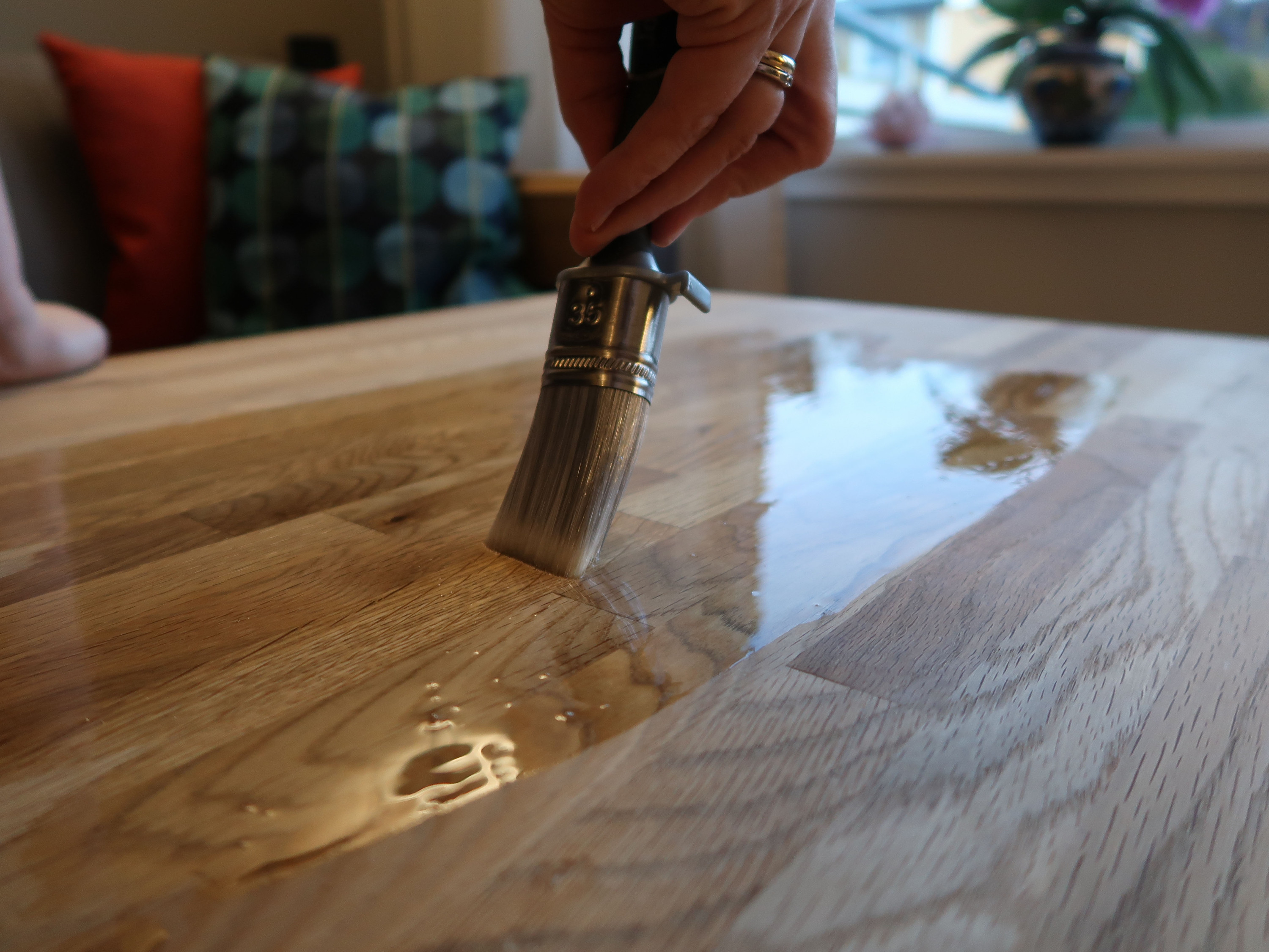 Furubord som tåler søl