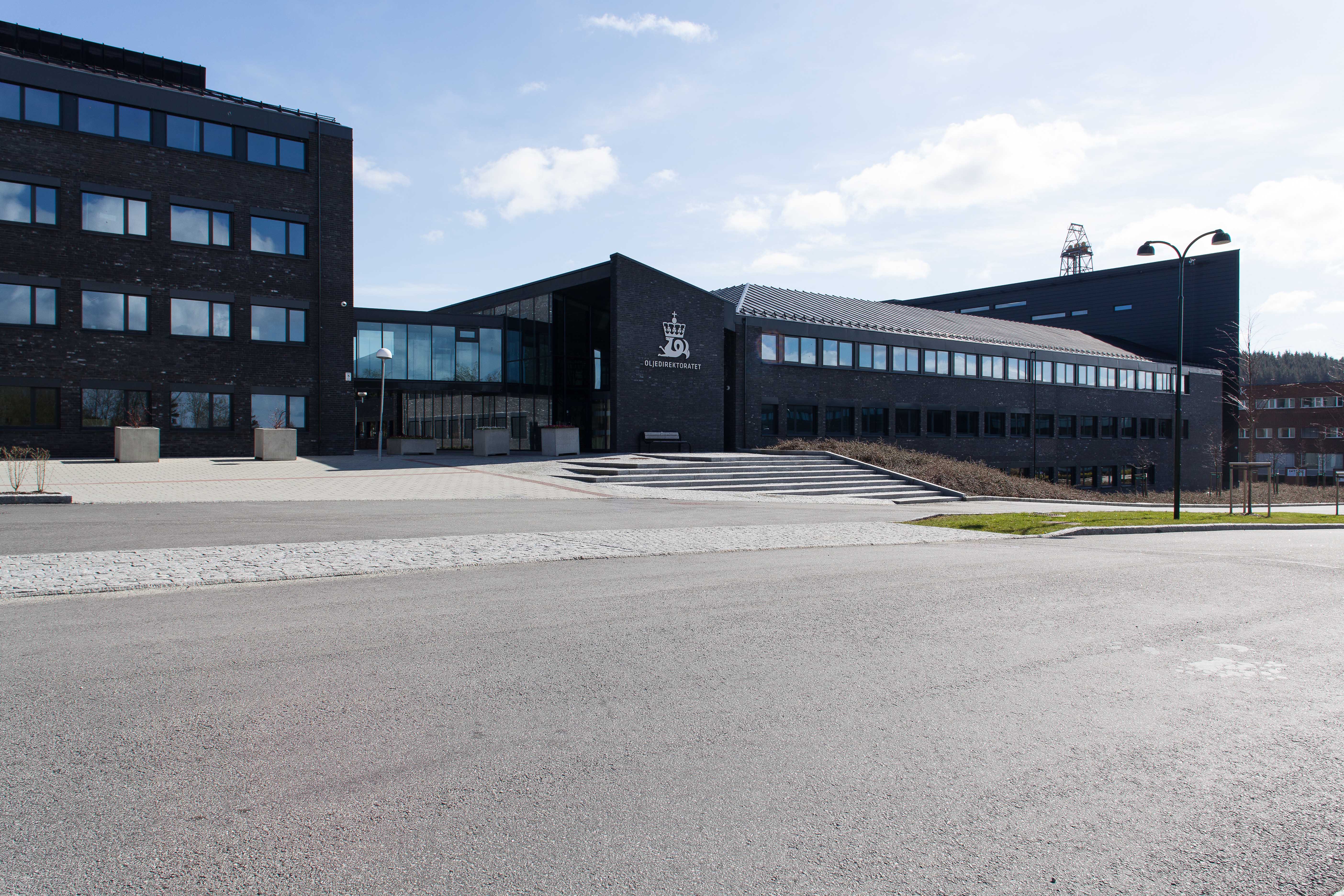 Oljedirektoratets administrasjonsbygg huser 220 ansatte.