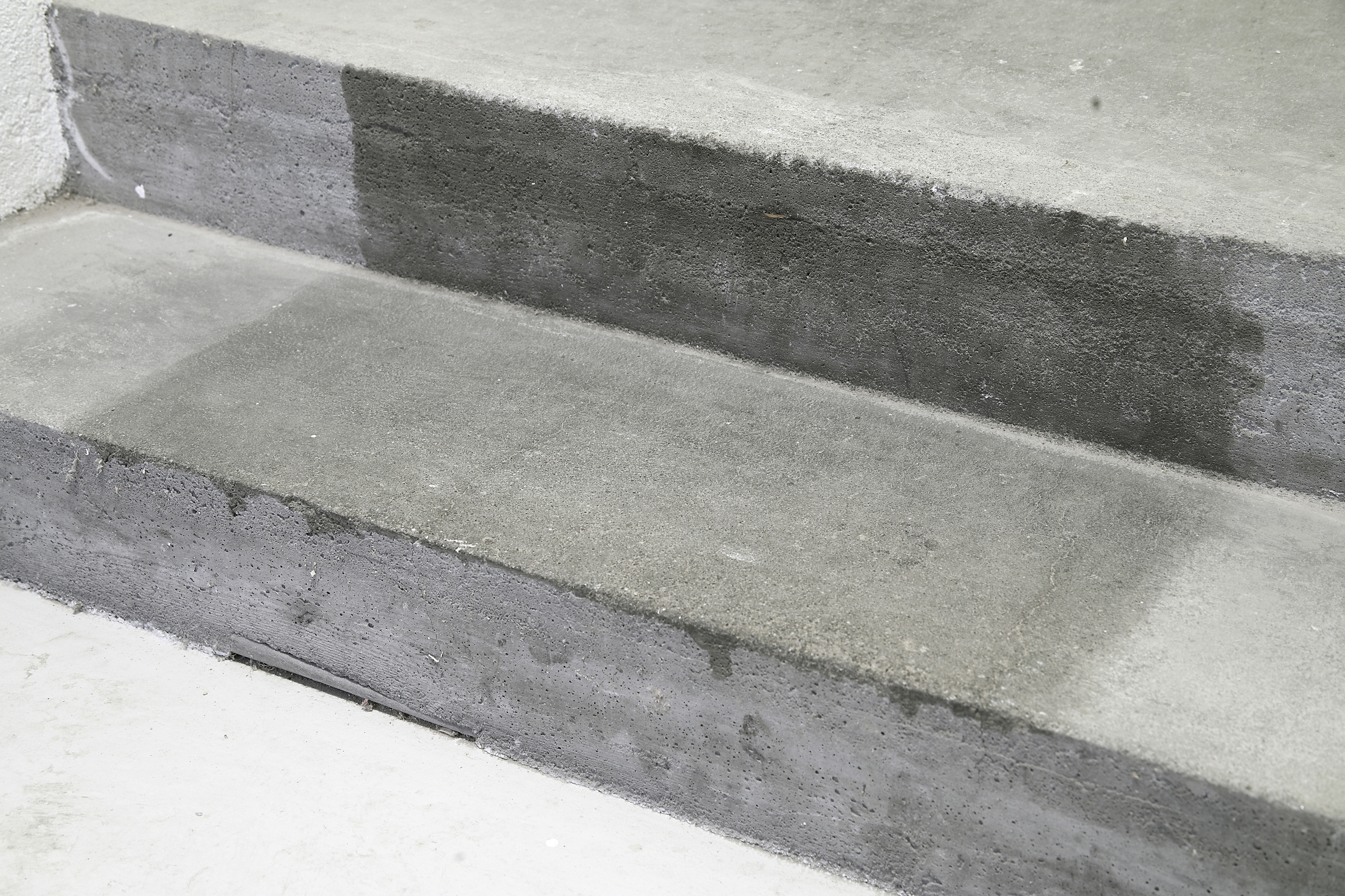 Kan jeg beskytte betonggulvet mot søl?