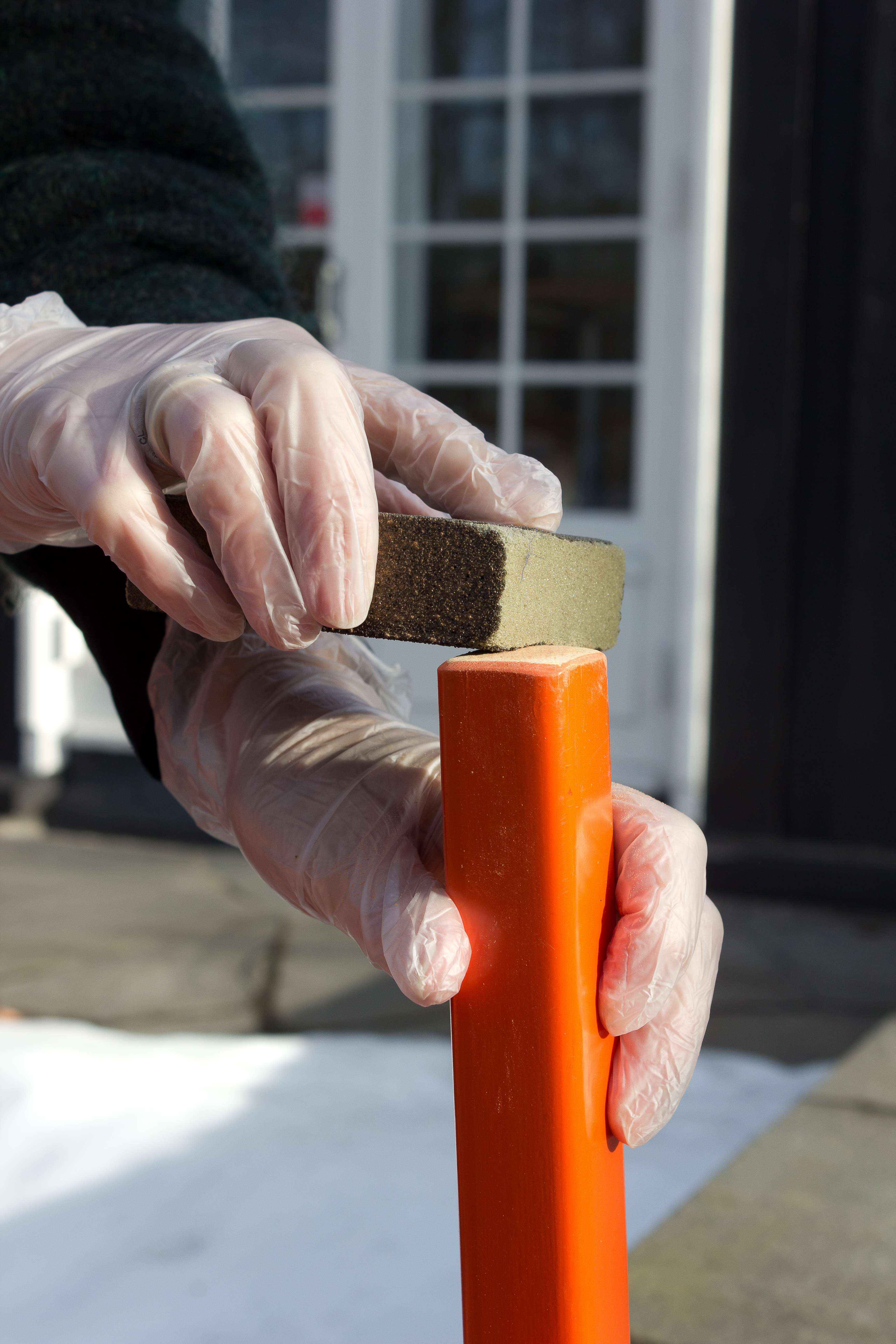 Overflaten m&aring; v&aelig;re ren og t&oslash;rr.