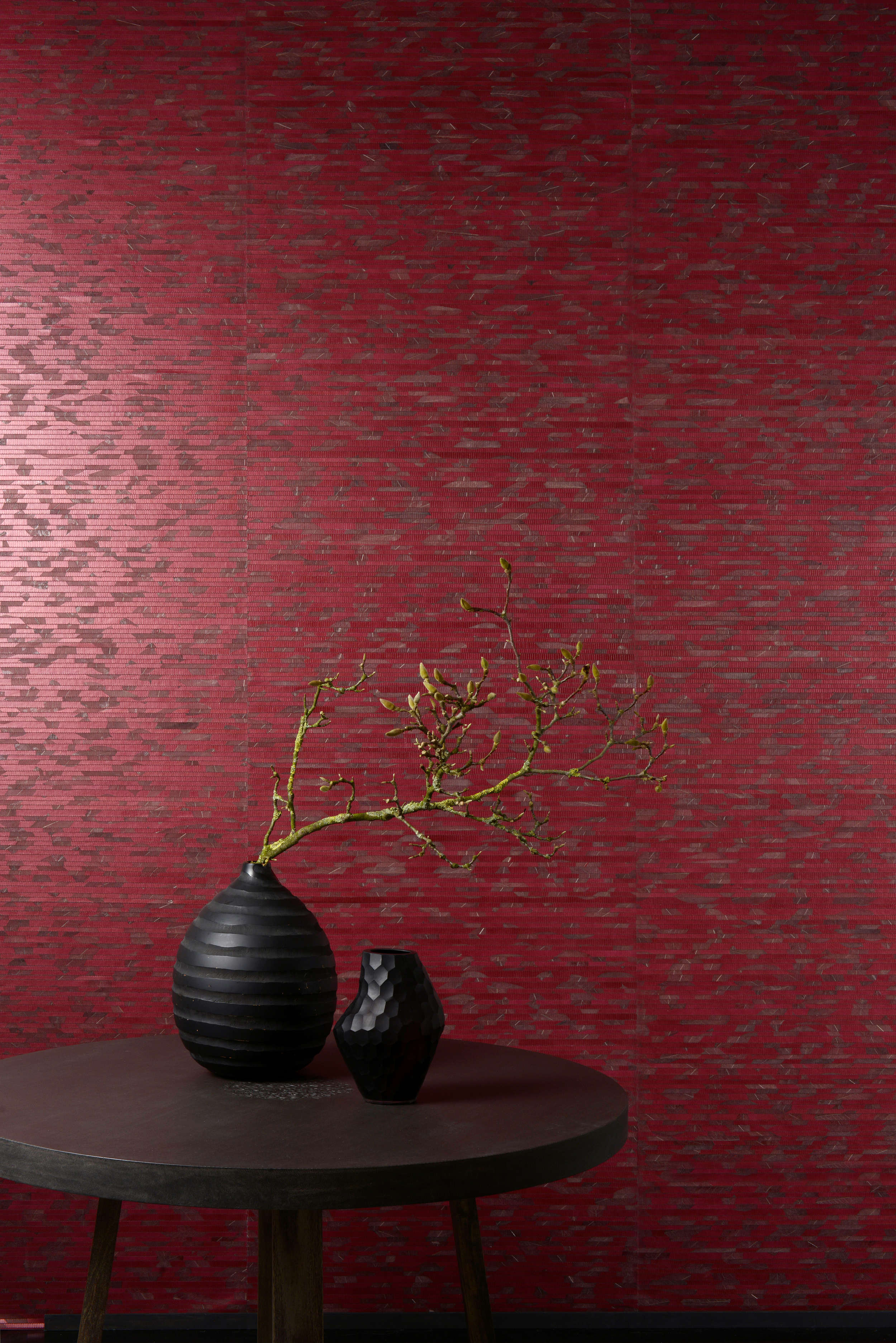 I Intags nye kolleksjon Nashira er bruken av ekte naturmaterialer slående, og fargene varierer fra sterke til nøytrale, duse. 