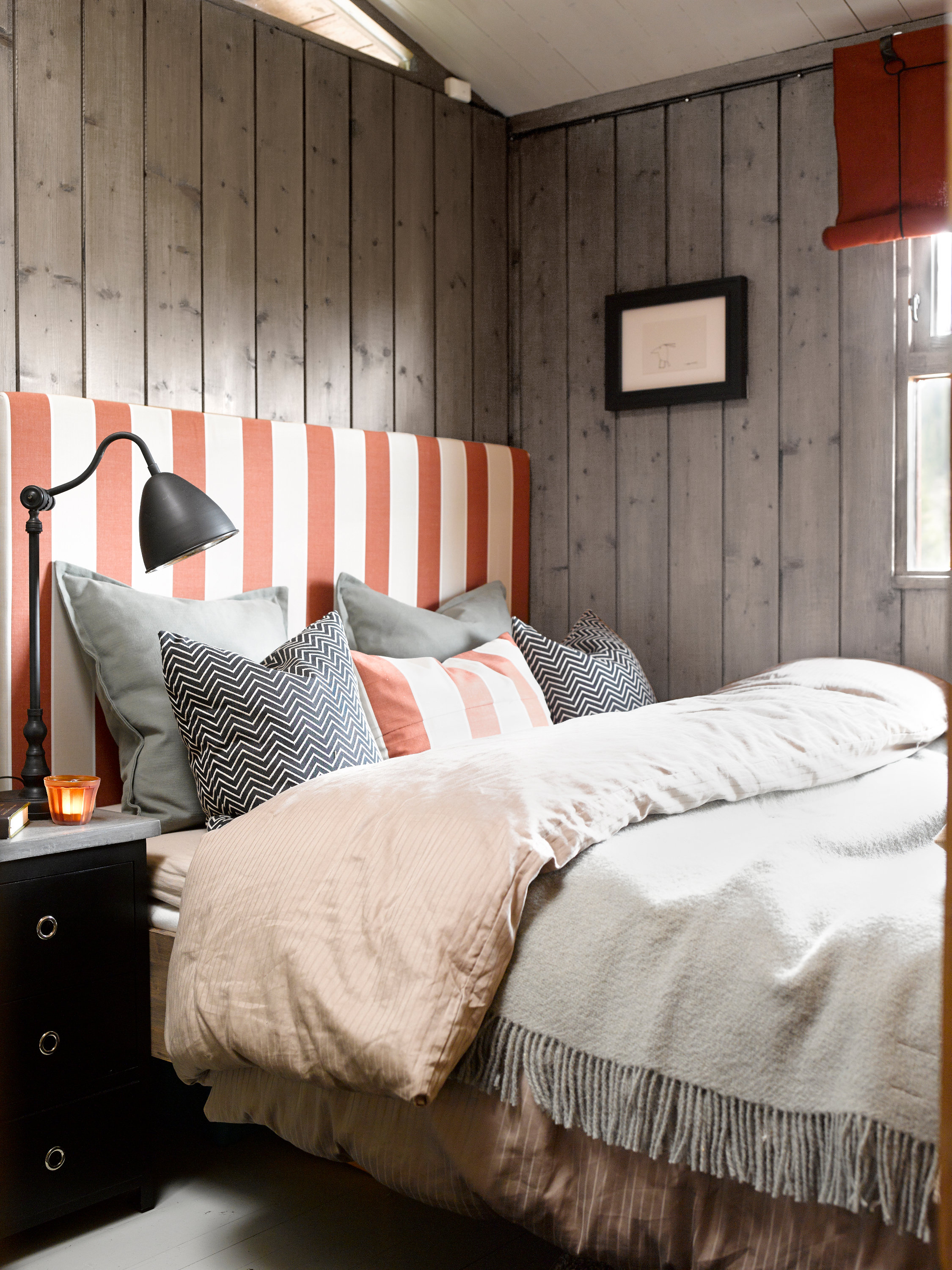 FORBEHOLD: På et litt slitt og eldet underlag vil noen beisprodukter kunne fungere. Husk å lese anvisningen fra produsenten. (Foto: Nordsjö)