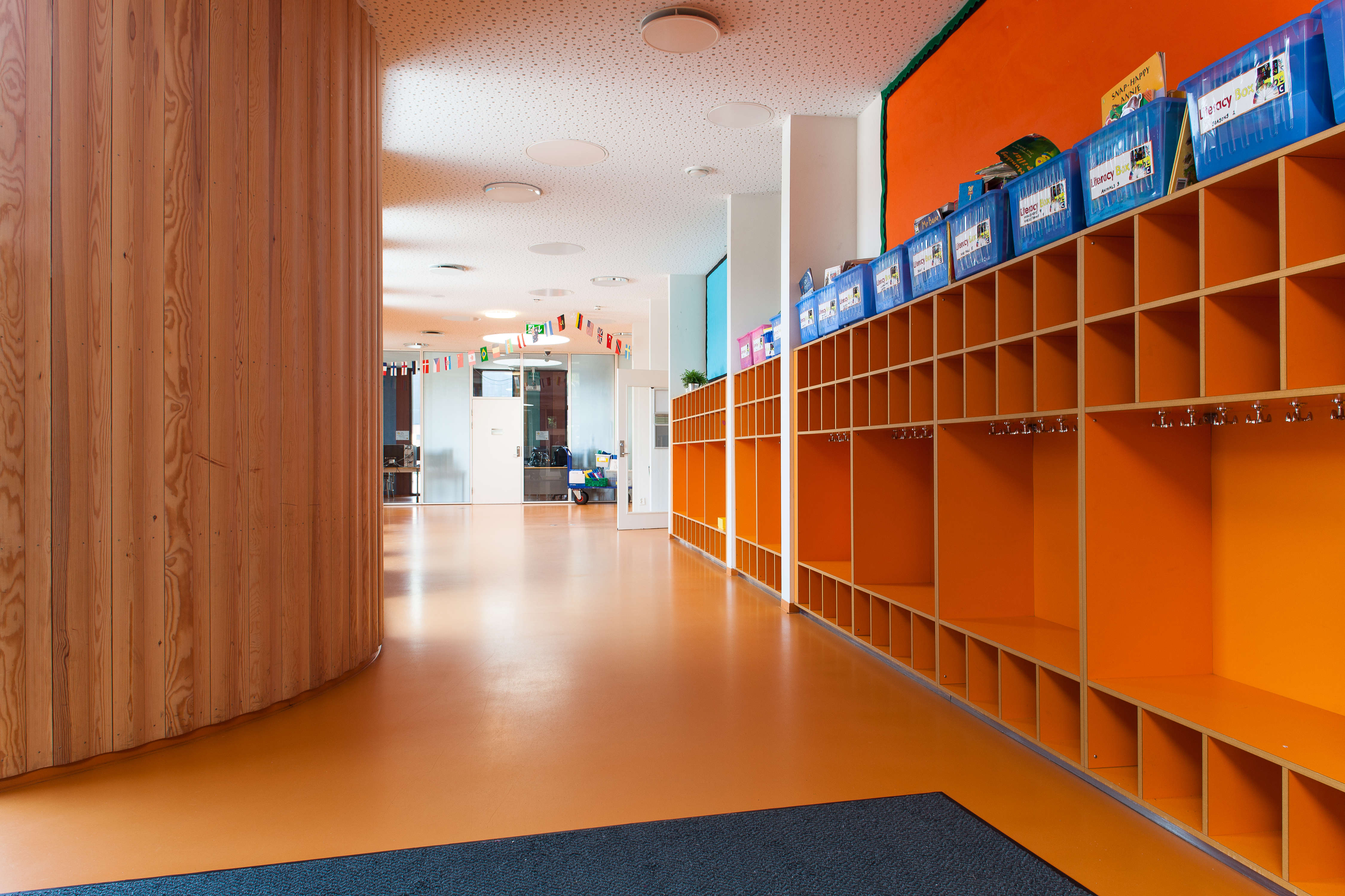 Friske farger for elever og ansatte.