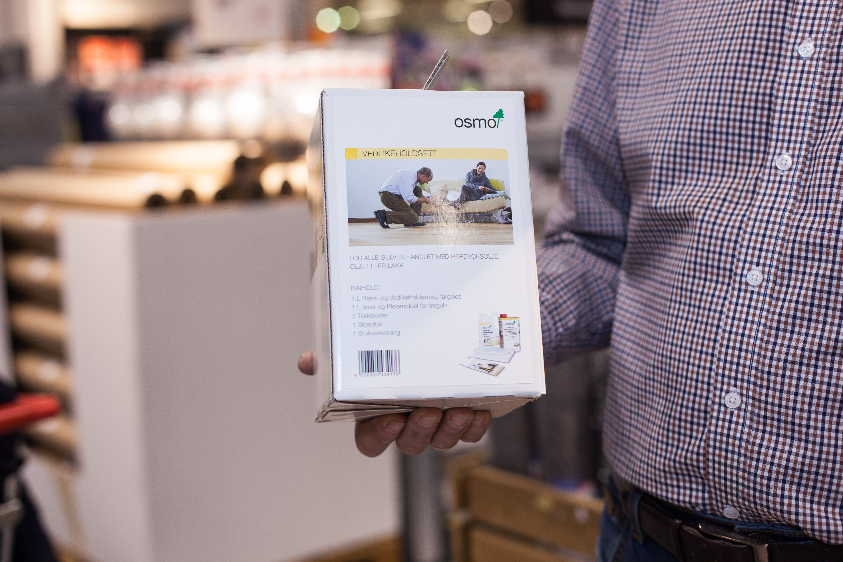 At det er enkelt &aring; vedlikeholde et hardvoksoljet gulv er viktig. Flaten skal gjenbehandles avhengig av slitasje og det er viktig &aring; f&oslash;lge godt med p&aring; tilstanden hos overflaten p&aring; utsatte stede