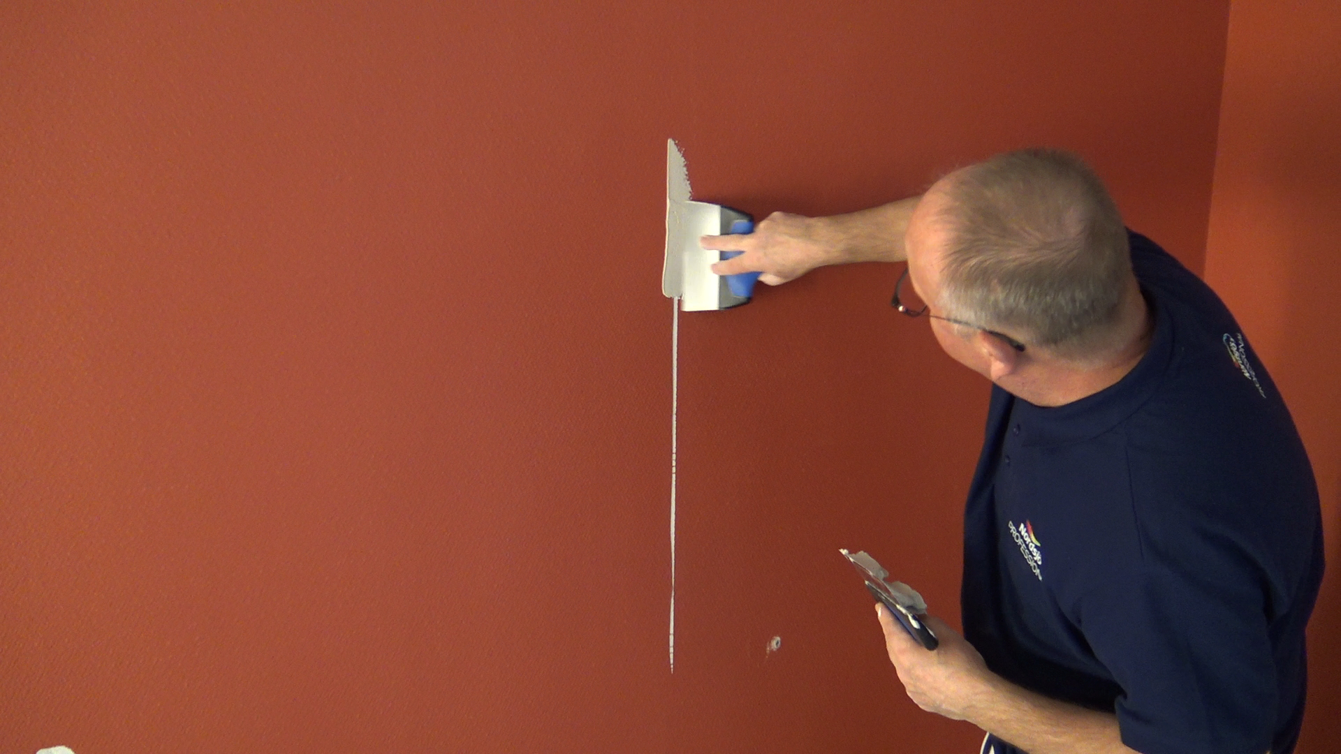 helsparkling av vegg