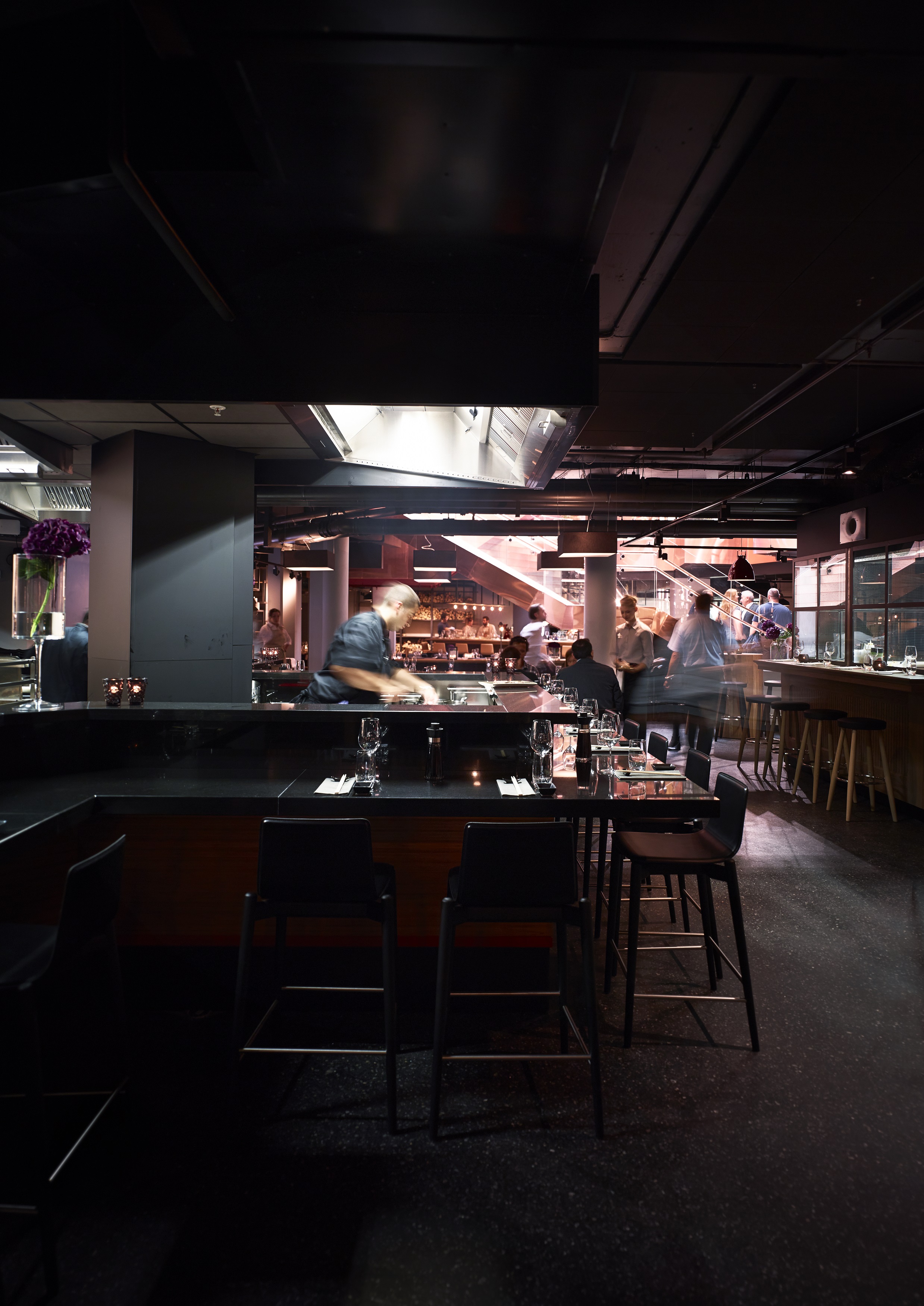 Hele underetasjen er forbeholdt servering.