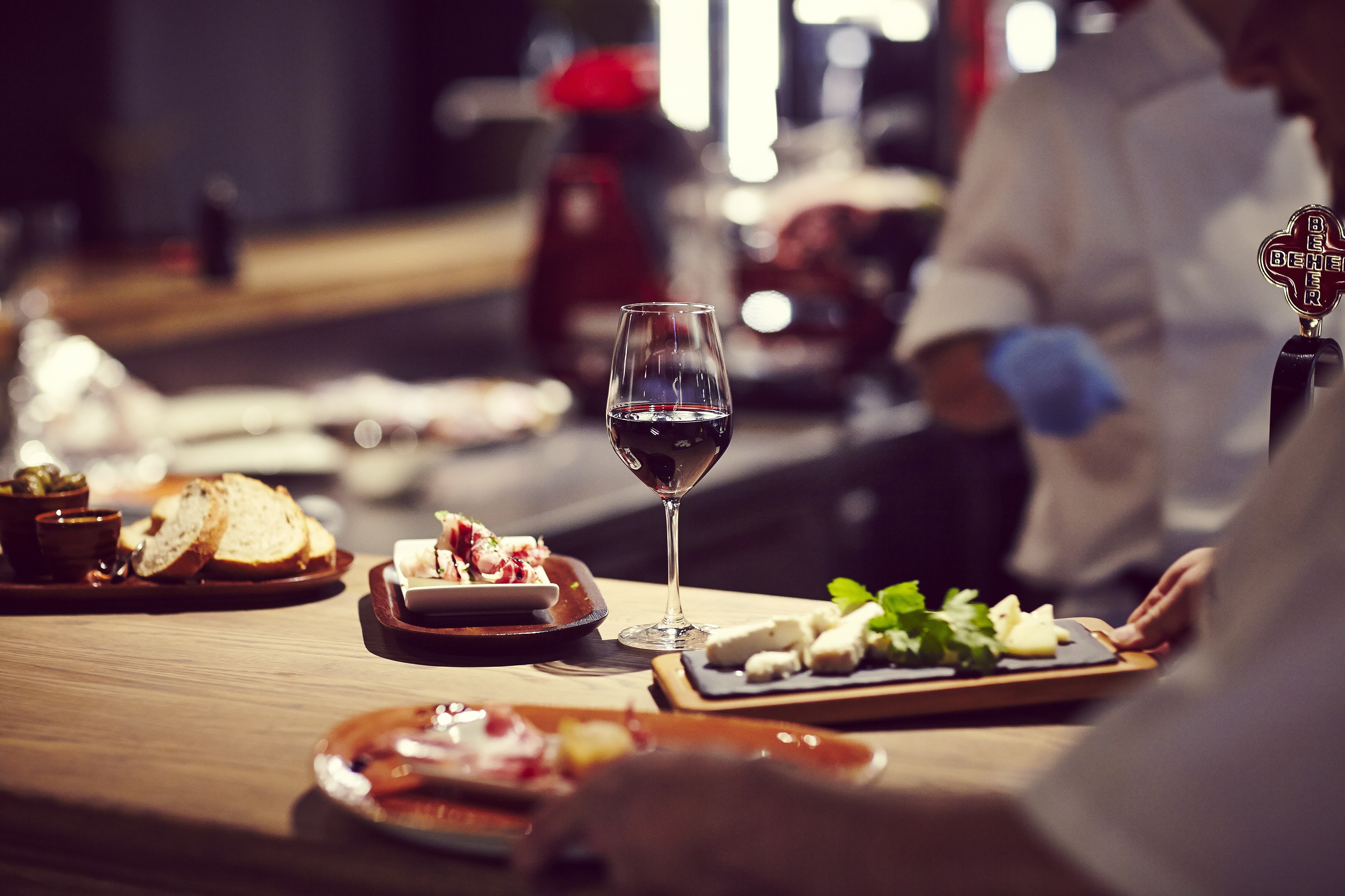 Her skal fagkunnskap og kompetanse være motvekt til netthandel. 