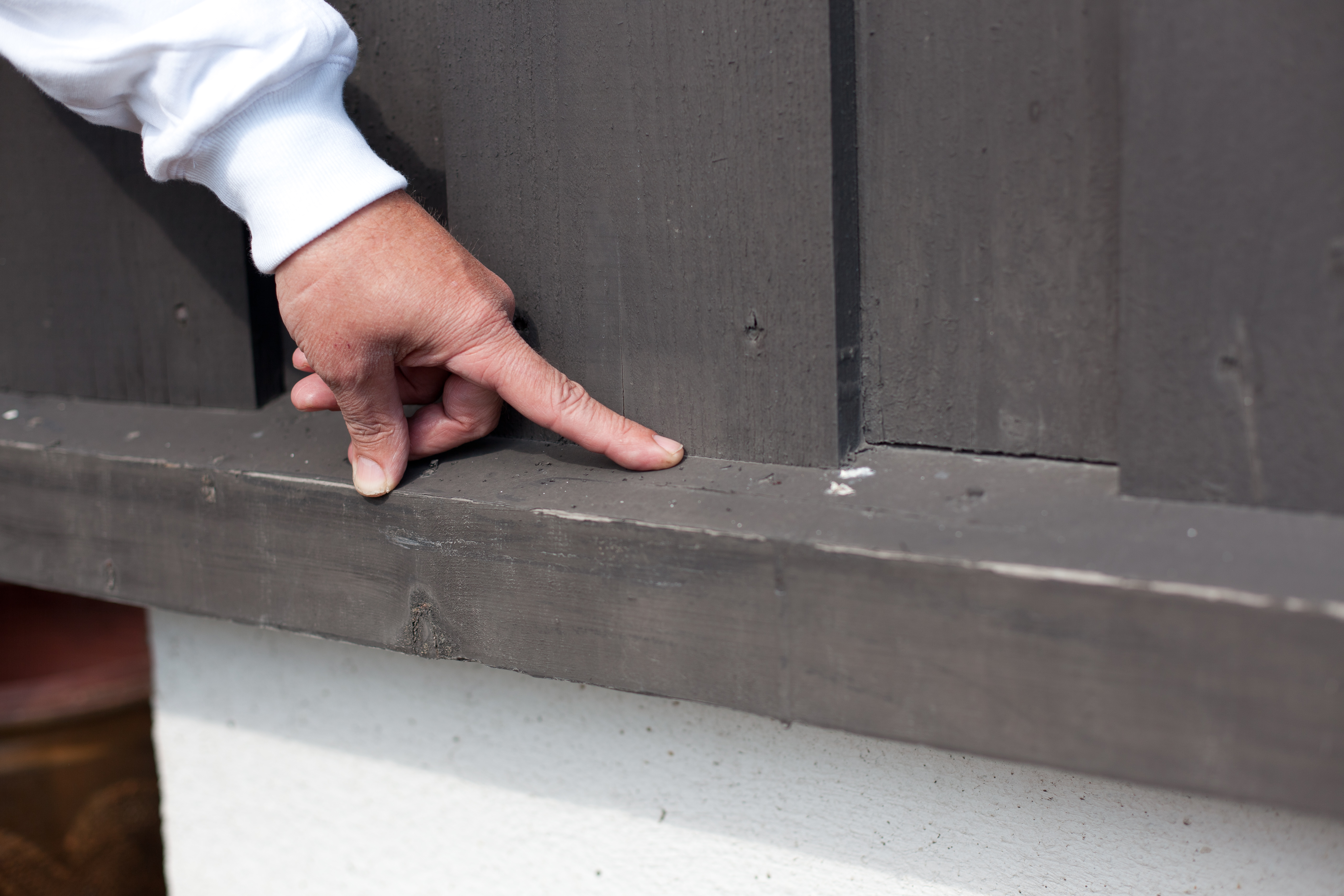 Her står kledningen uten lufting - svært utsatt for råte.