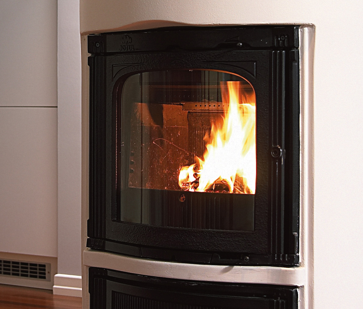 Vedfyring slår ut panelovnen