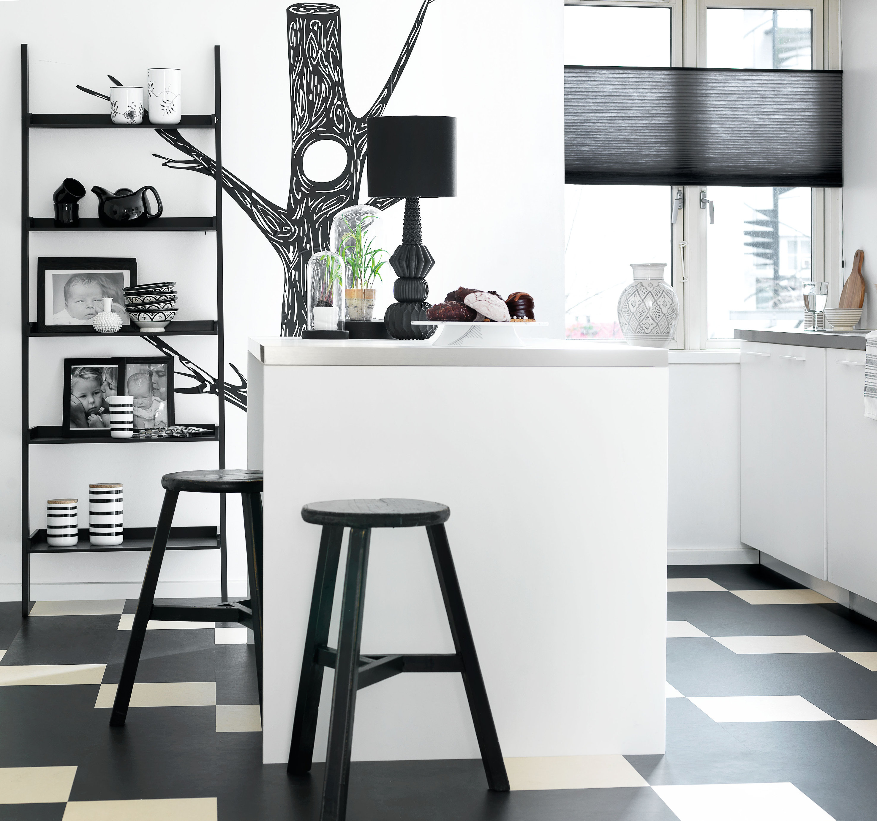 Med klikkbare fliser og plank av linoleum kan du legge ulike mønster. 