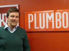 <b>PLUMBOSJEFEN:</b> Christian Krefting er mannen som har gjort Plumbo til et av landets sterkeste merkenavn. – Det er fordi produktet virker, sier han. (Foto: Robert Walmann/ifi.no)