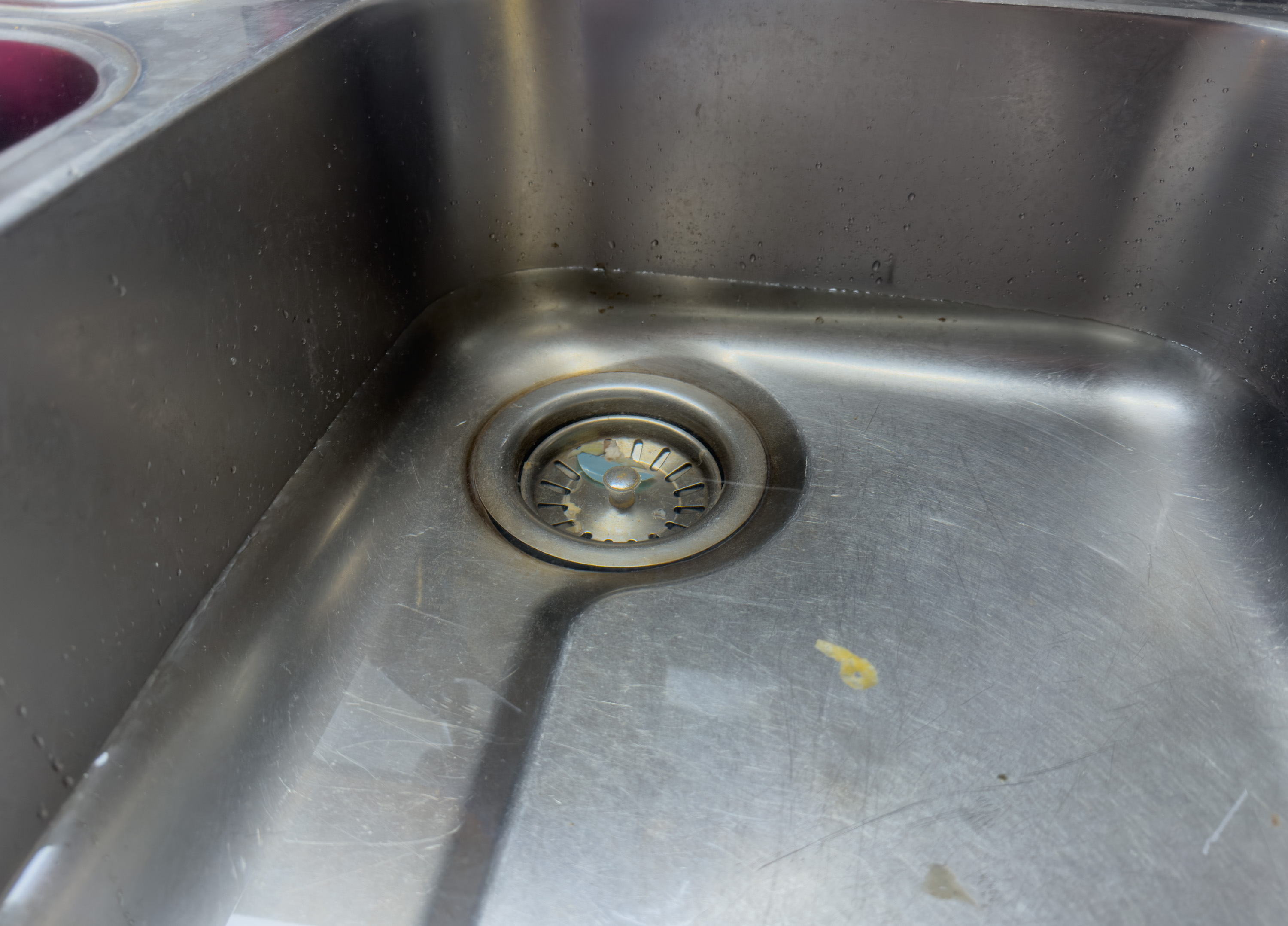 tett rør i kjøkkenvasken.