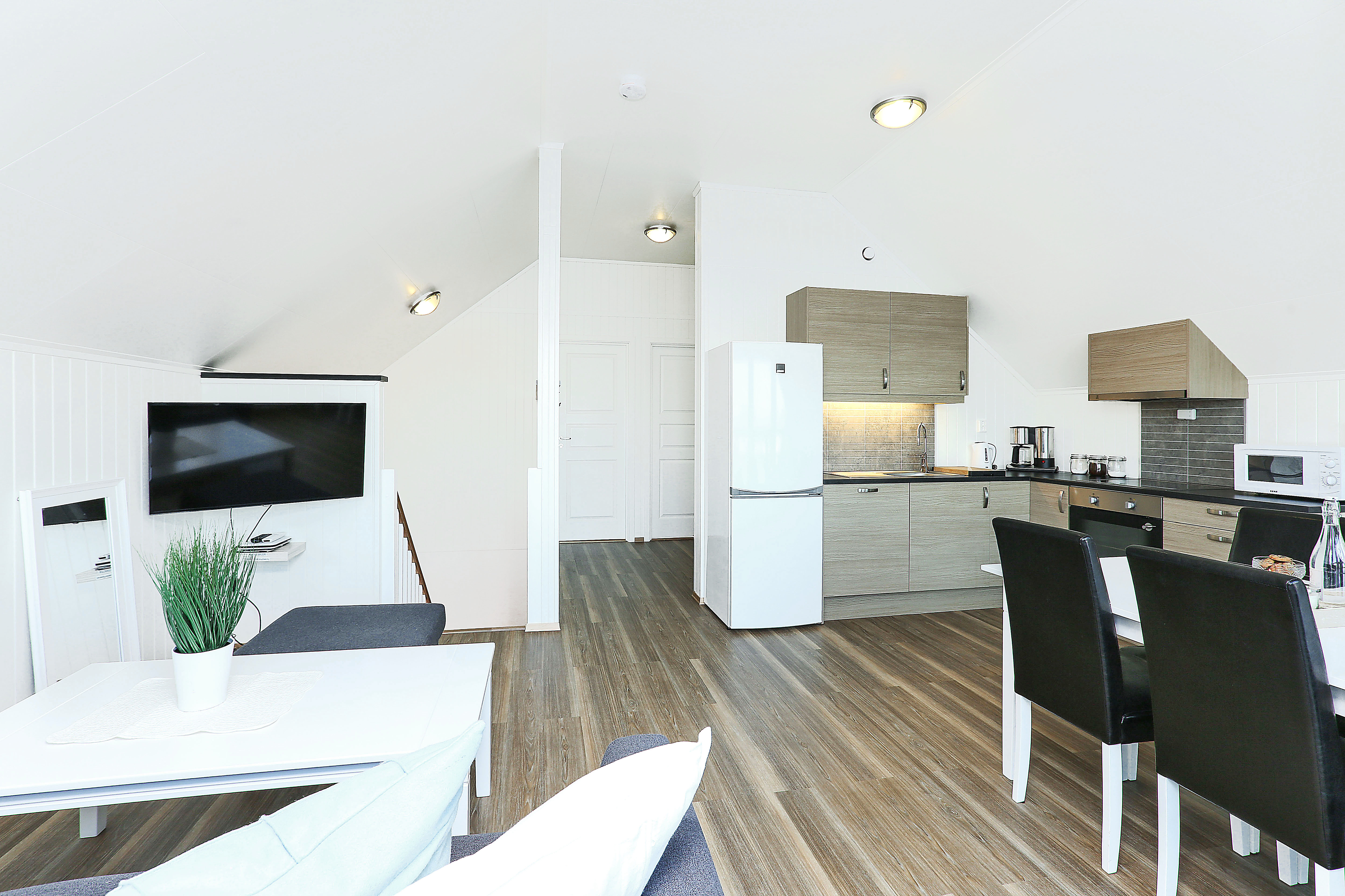 Det er unektelig en viss sjarm ved å nyte maten med utsikt til Atlanterens bølger. Ikke rart at utlendingene var raske med på finne fram hit.